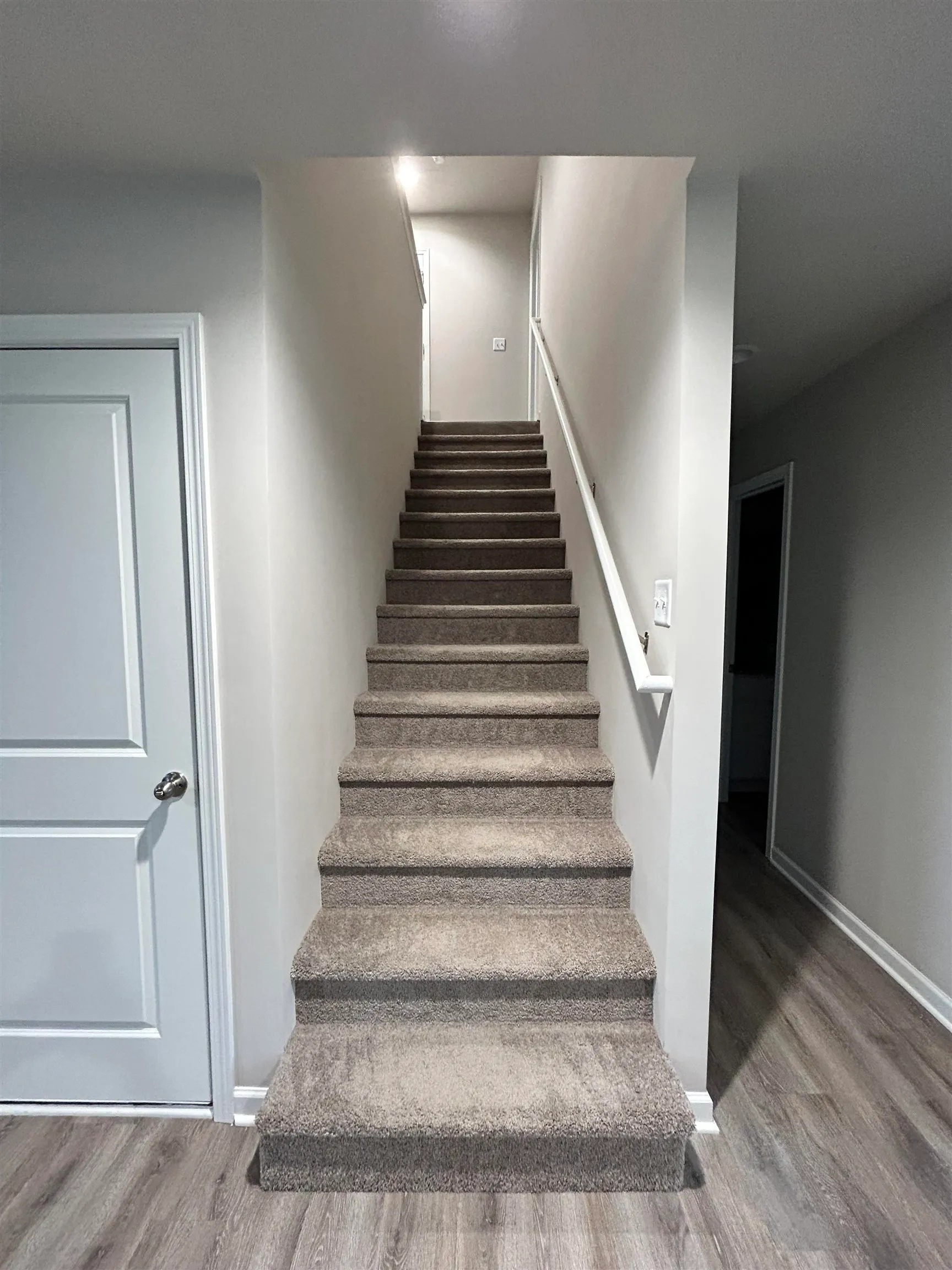 Valley Center, Kansas 67147, United States, 5 Bedrooms Bedrooms, ,3 BathroomsBathrooms,Residential,Pending,47171