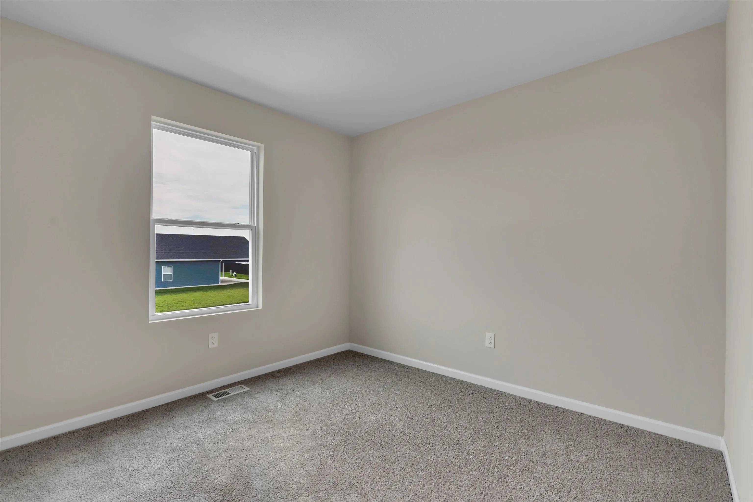 Valley Center, Kansas 67147, United States, 5 Bedrooms Bedrooms, ,3 BathroomsBathrooms,Residential,Pending,47171