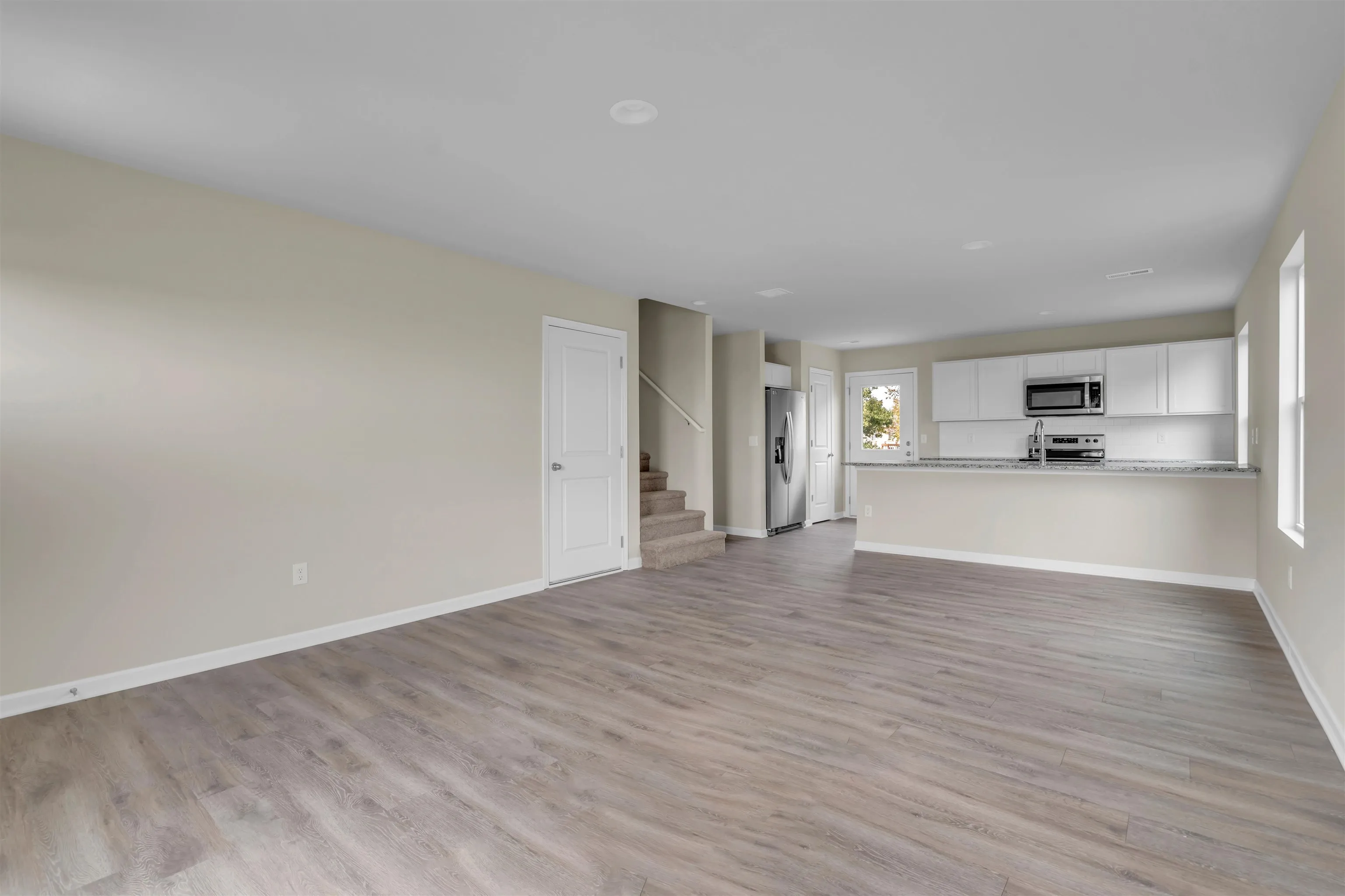 Valley Center, Kansas 67147, United States, 5 Bedrooms Bedrooms, ,3 BathroomsBathrooms,Residential,Pending,47171