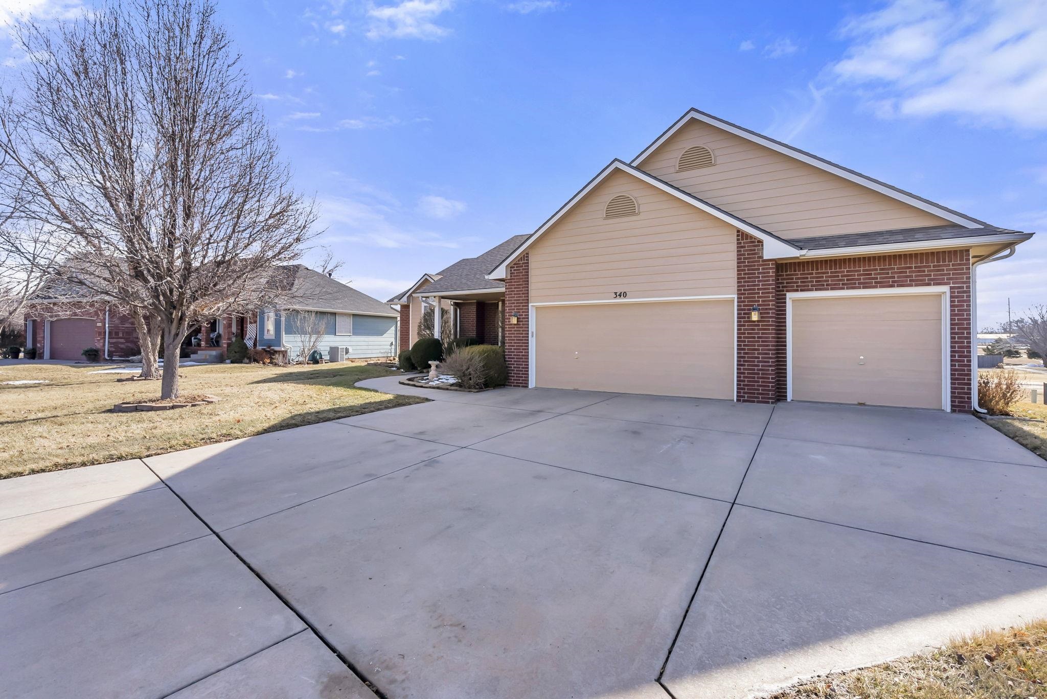 340 S Quail Run Ct, Andover, Kansas image 2