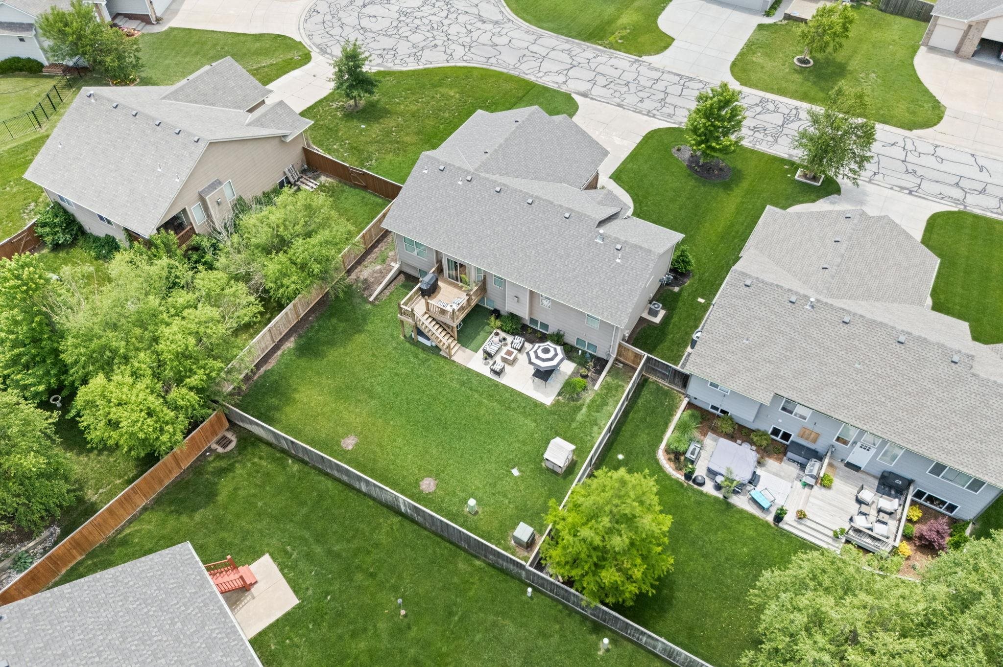 2410 N Woodridge Cir, Wichita, Kansas image 30
