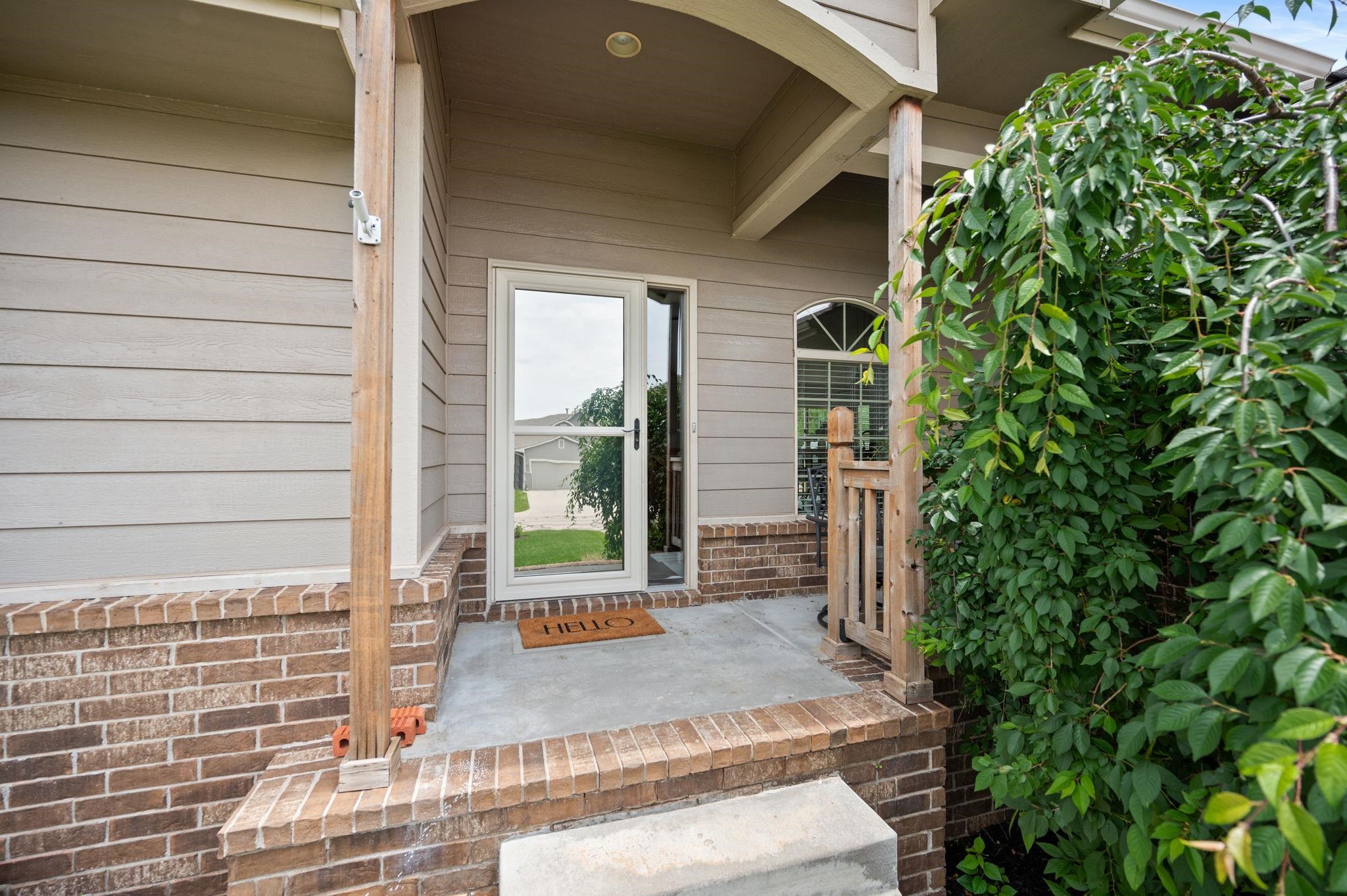 2410 N Woodridge Cir, Wichita, Kansas image 4