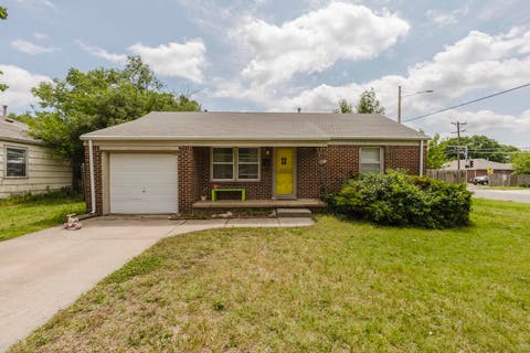Homes For Sale - 820 S Royal Rd<br/> Sedgwick County, Wichita, KS 67207