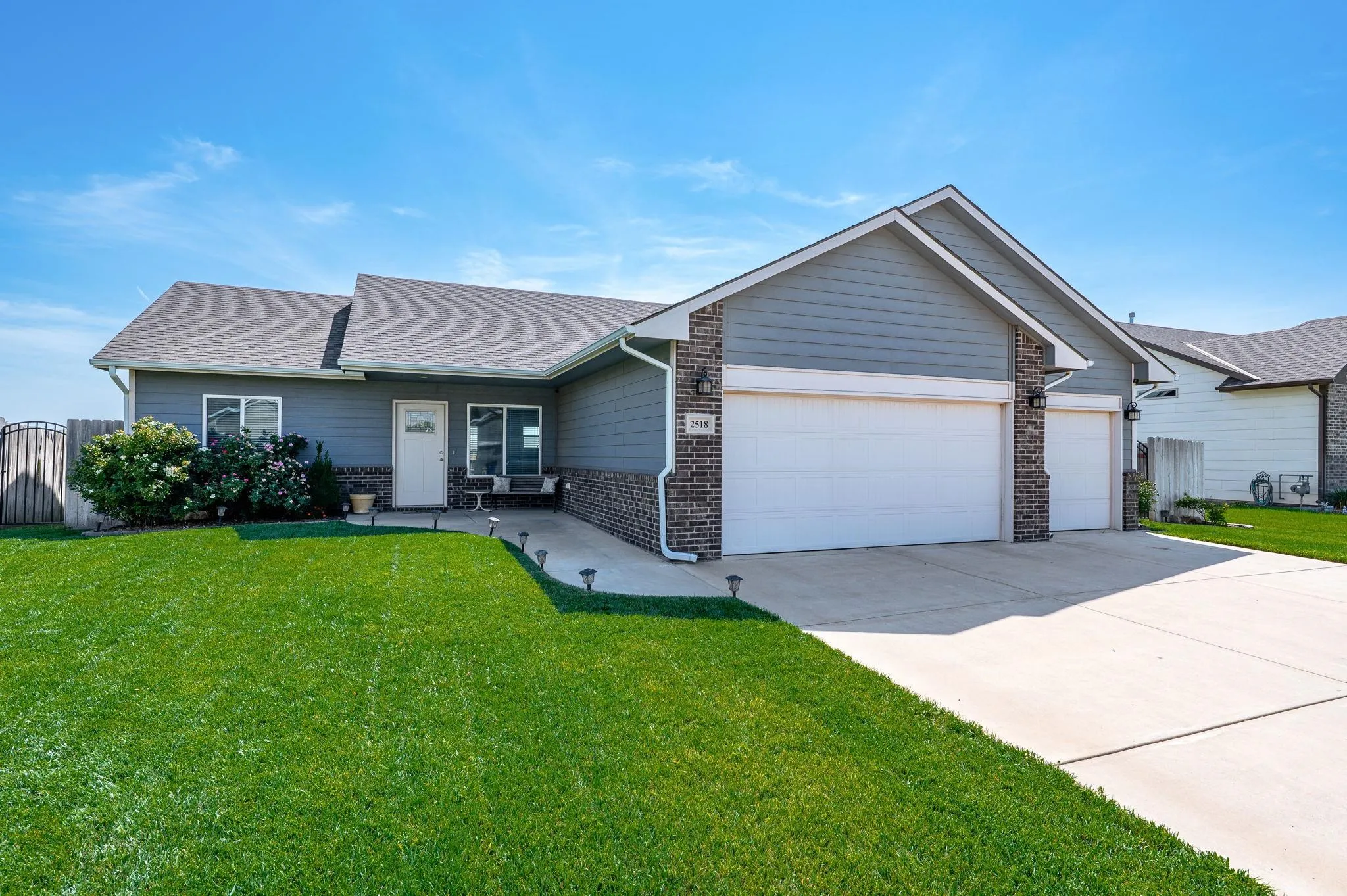 Goddard, Kansas 67052, United States, 5 Bedrooms Bedrooms, ,3 BathroomsBathrooms,Residential,Active,194223