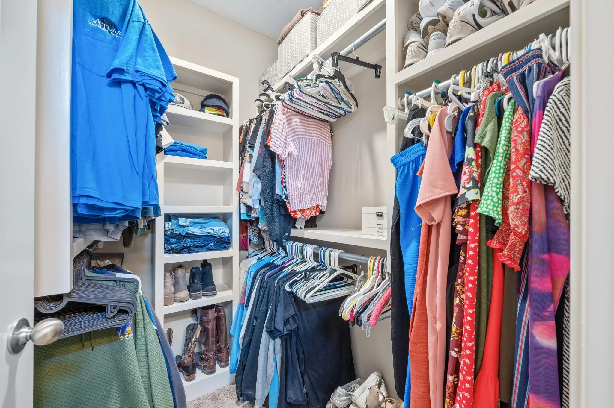 Goddard, Kansas 67052, United States, 5 Bedrooms Bedrooms, ,3 BathroomsBathrooms,Residential,Active,194223