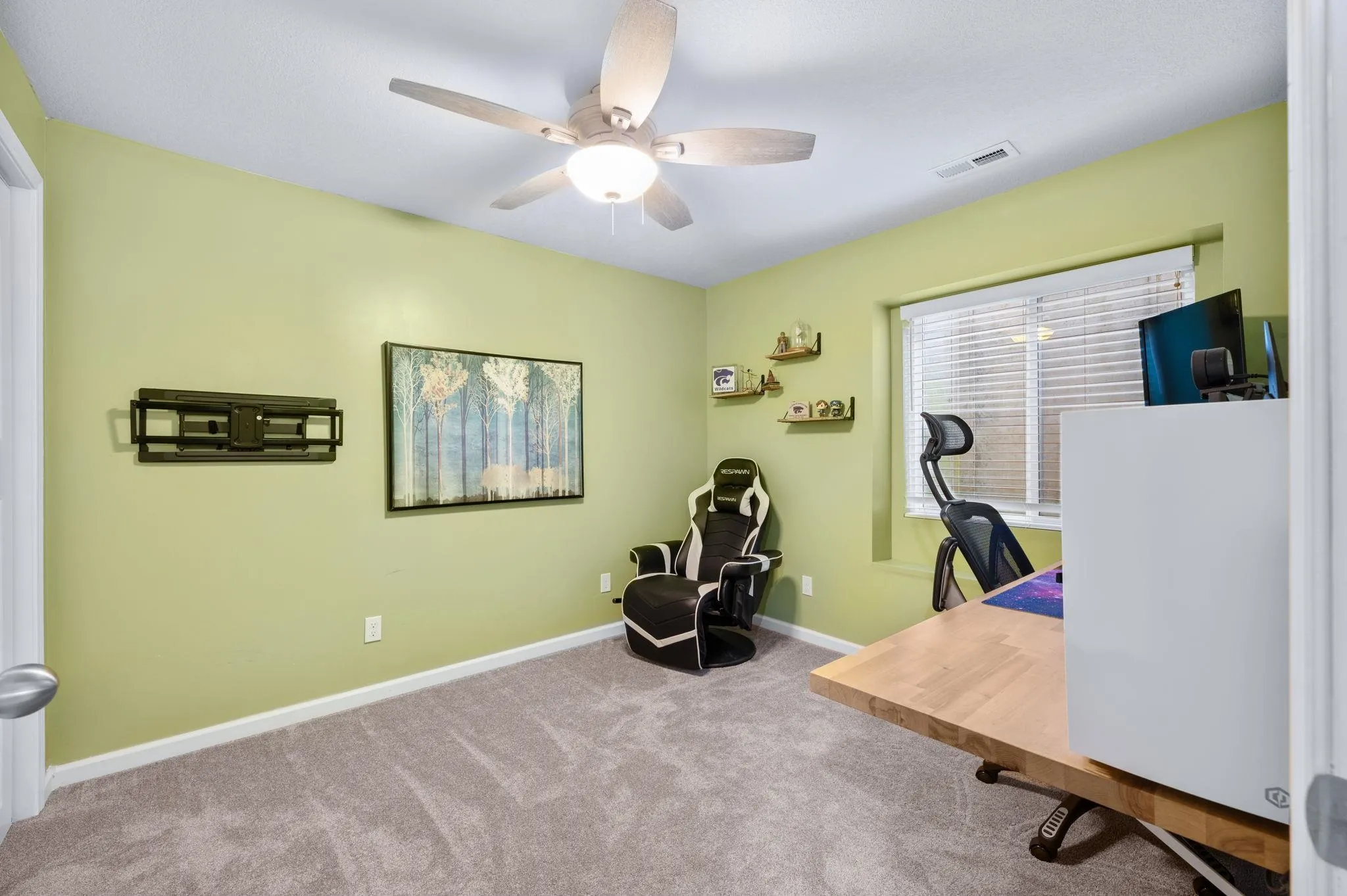 Goddard, Kansas 67052, United States, 5 Bedrooms Bedrooms, ,3 BathroomsBathrooms,Residential,Active,194223