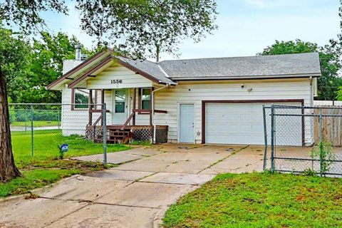 Homes For Sale - 1556 N Poplar Ave<br/> Wichita, KS 67214