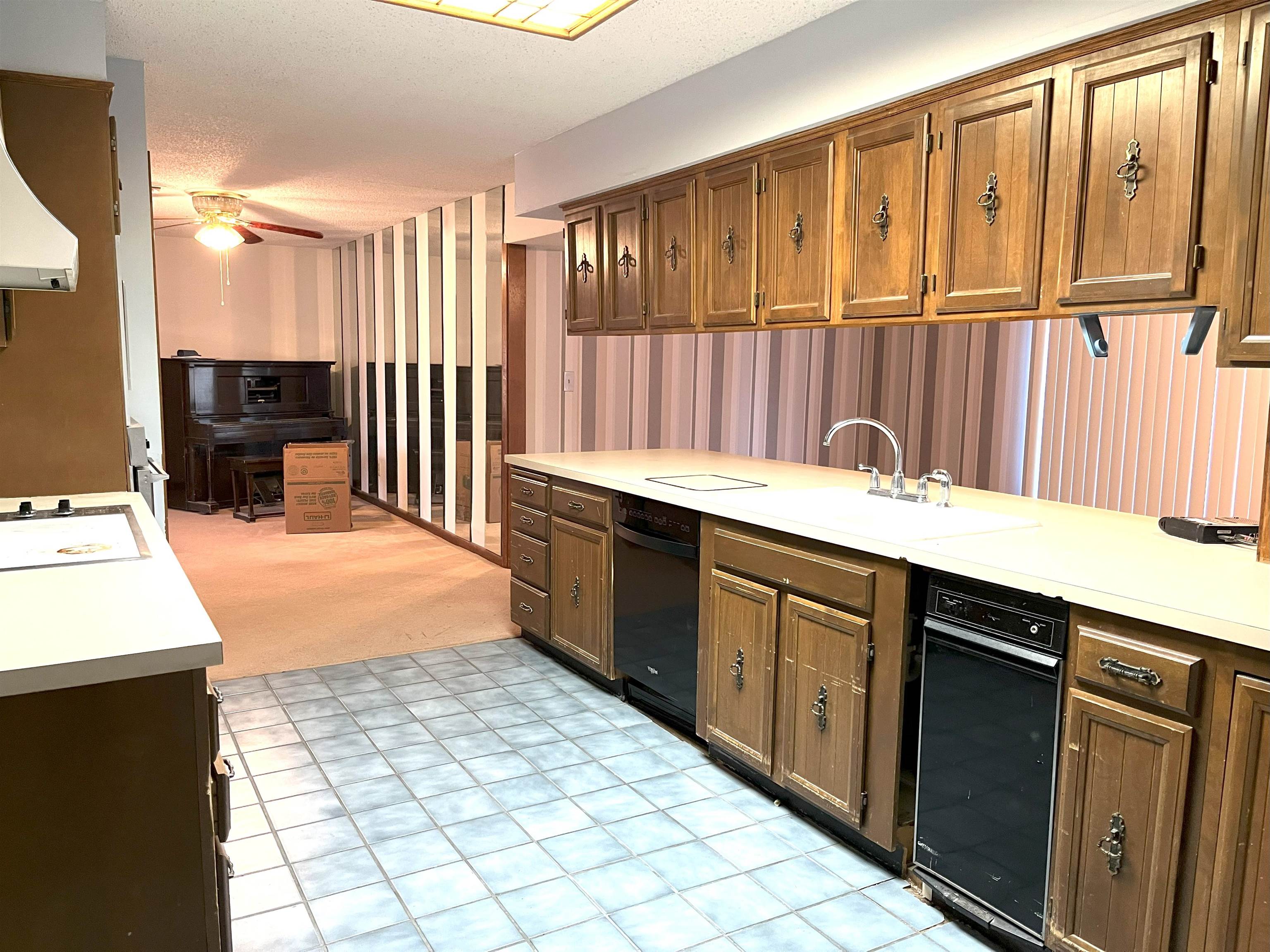 3715 E Mount Vernon St, Wichita, Kansas image 6