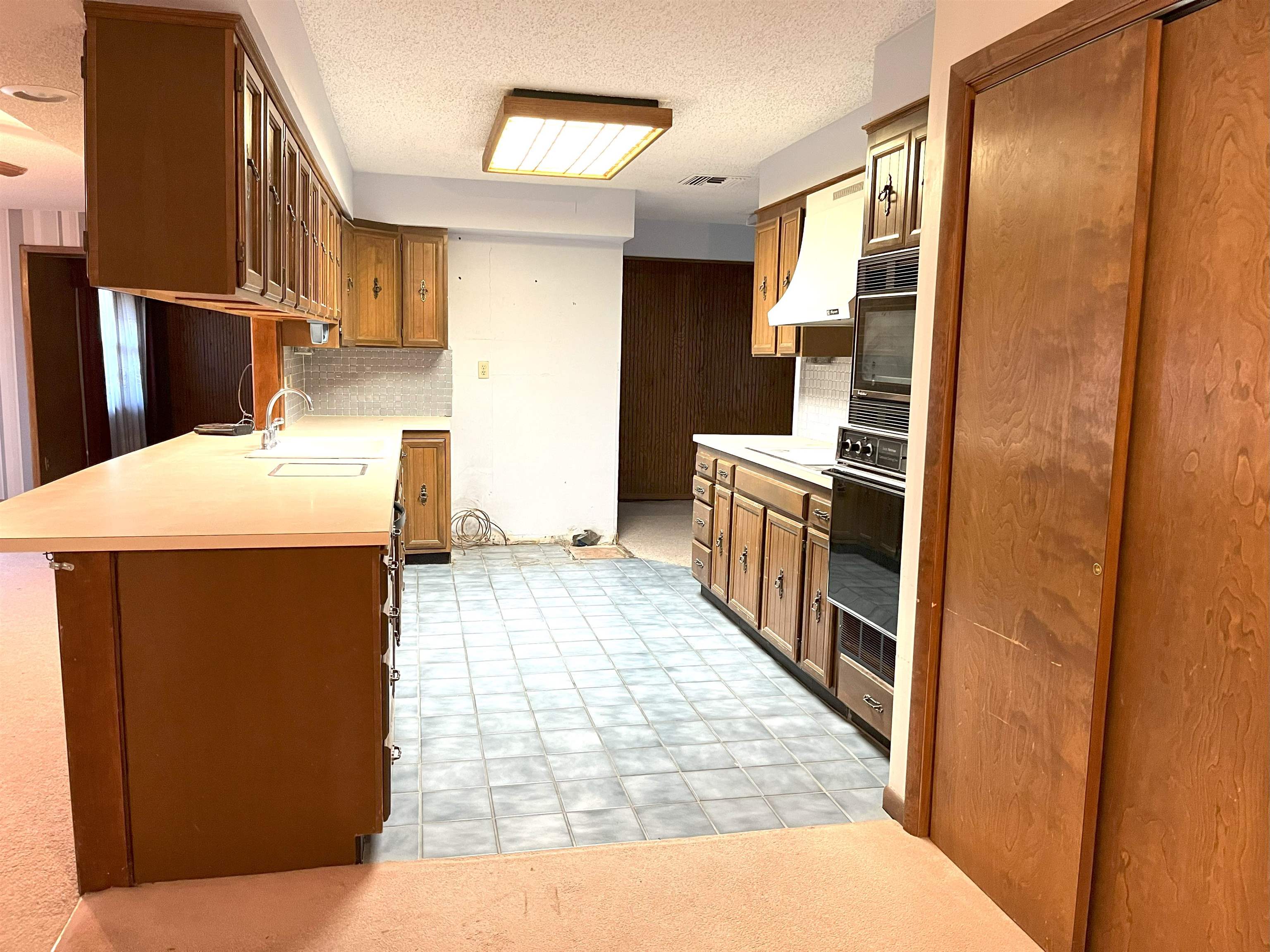 3715 E Mount Vernon St, Wichita, Kansas image 7