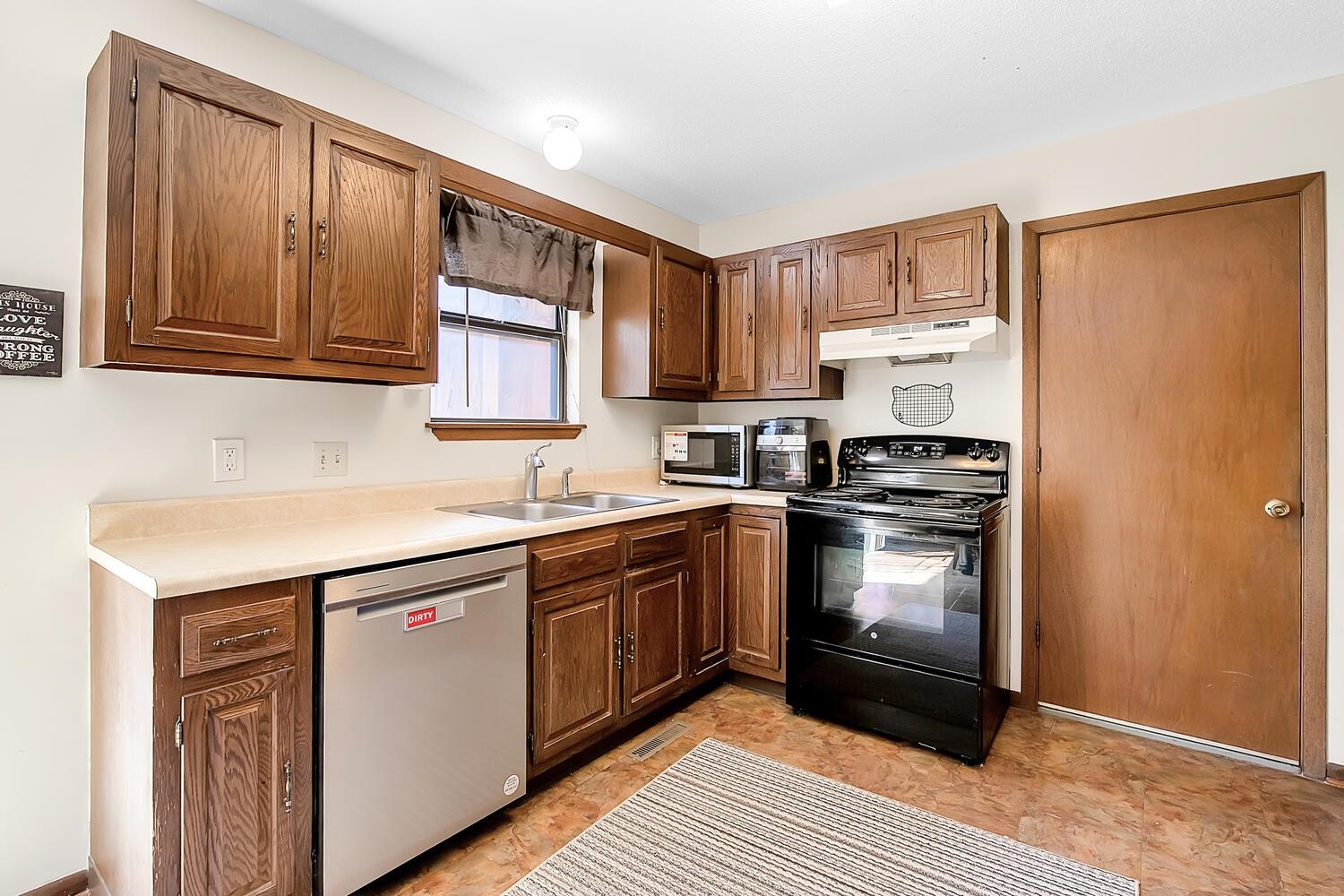 6022 E Croyden St, Wichita, Virginia image 4