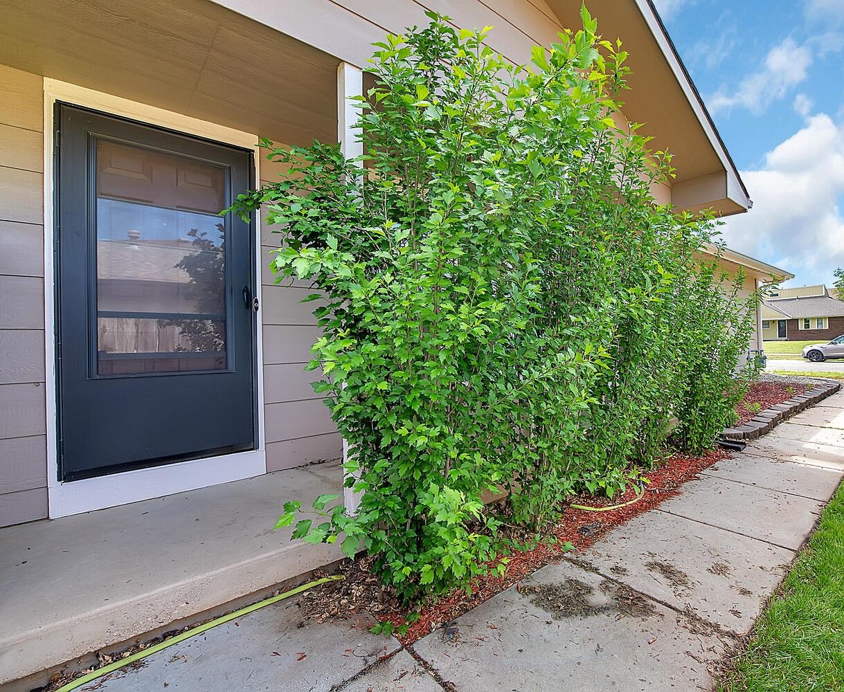 6022 E Croyden St, Wichita, Virginia image 2