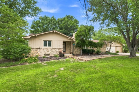 Homes For Sale - 1511 S Phyllis Ln<br/> Butler County, Andover, KS 67002