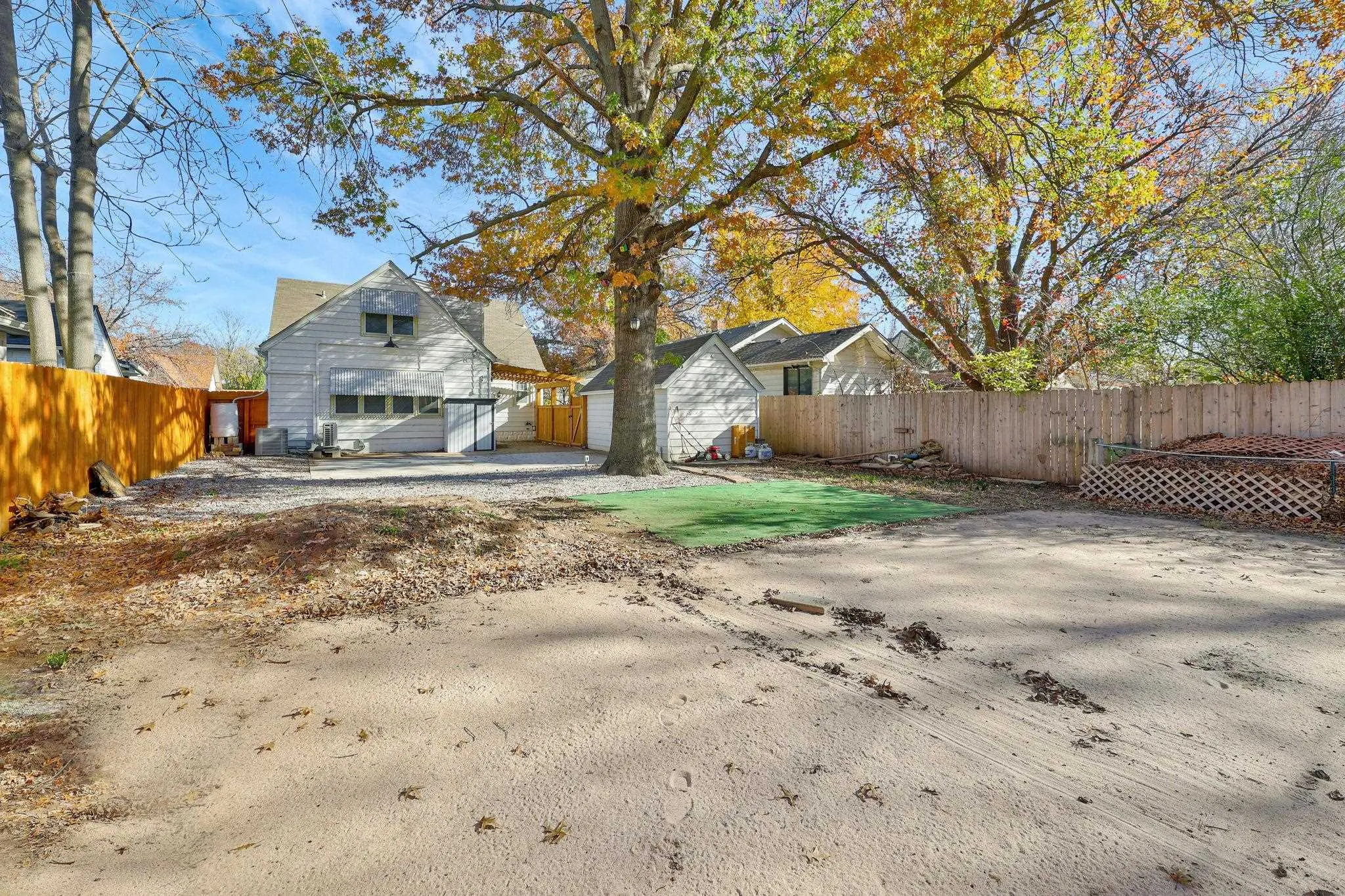 Wichita, Kansas 67211, United States, 3 Bedrooms Bedrooms, ,1 BathroomBathrooms,Residential,Pending,31033