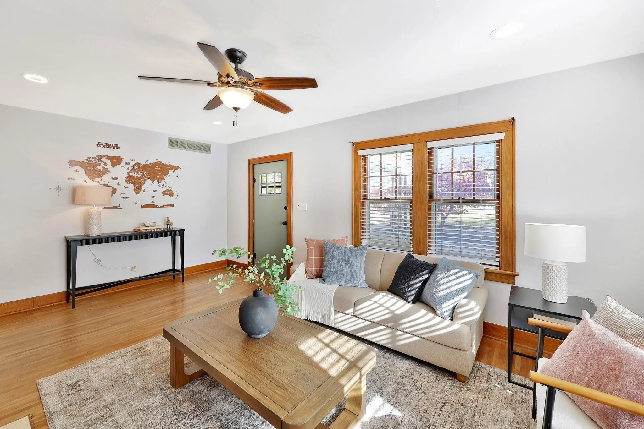 Wichita, Kansas 67211, United States, 3 Bedrooms Bedrooms, ,1 BathroomBathrooms,Residential,Pending,31033