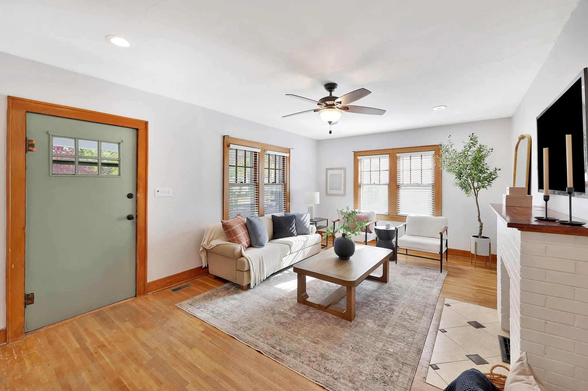 Wichita, Kansas 67211, United States, 3 Bedrooms Bedrooms, ,1 BathroomBathrooms,Residential,Pending,31033