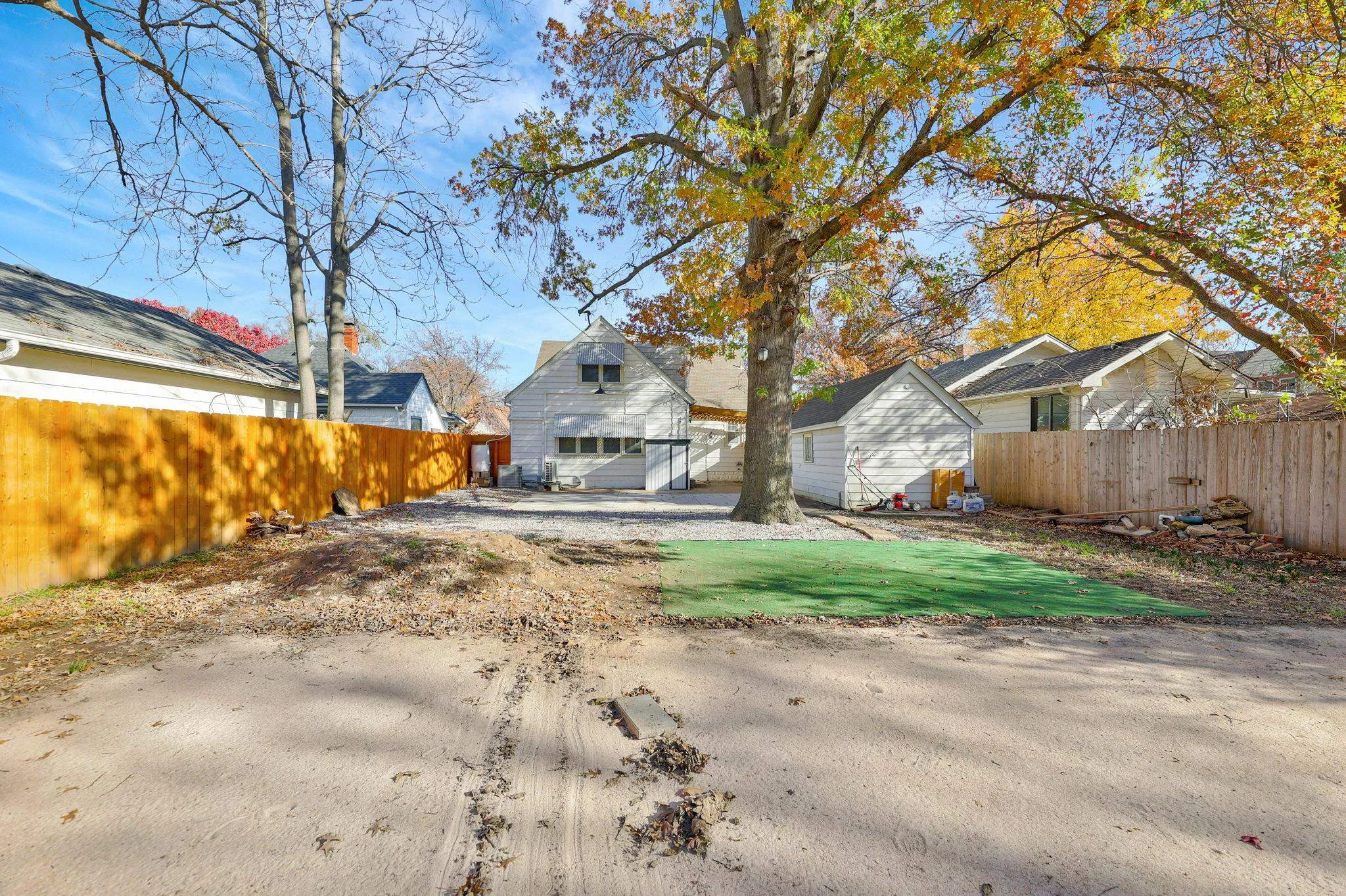 Wichita, Kansas 67211, United States, 3 Bedrooms Bedrooms, ,1 BathroomBathrooms,Residential,Pending,31033