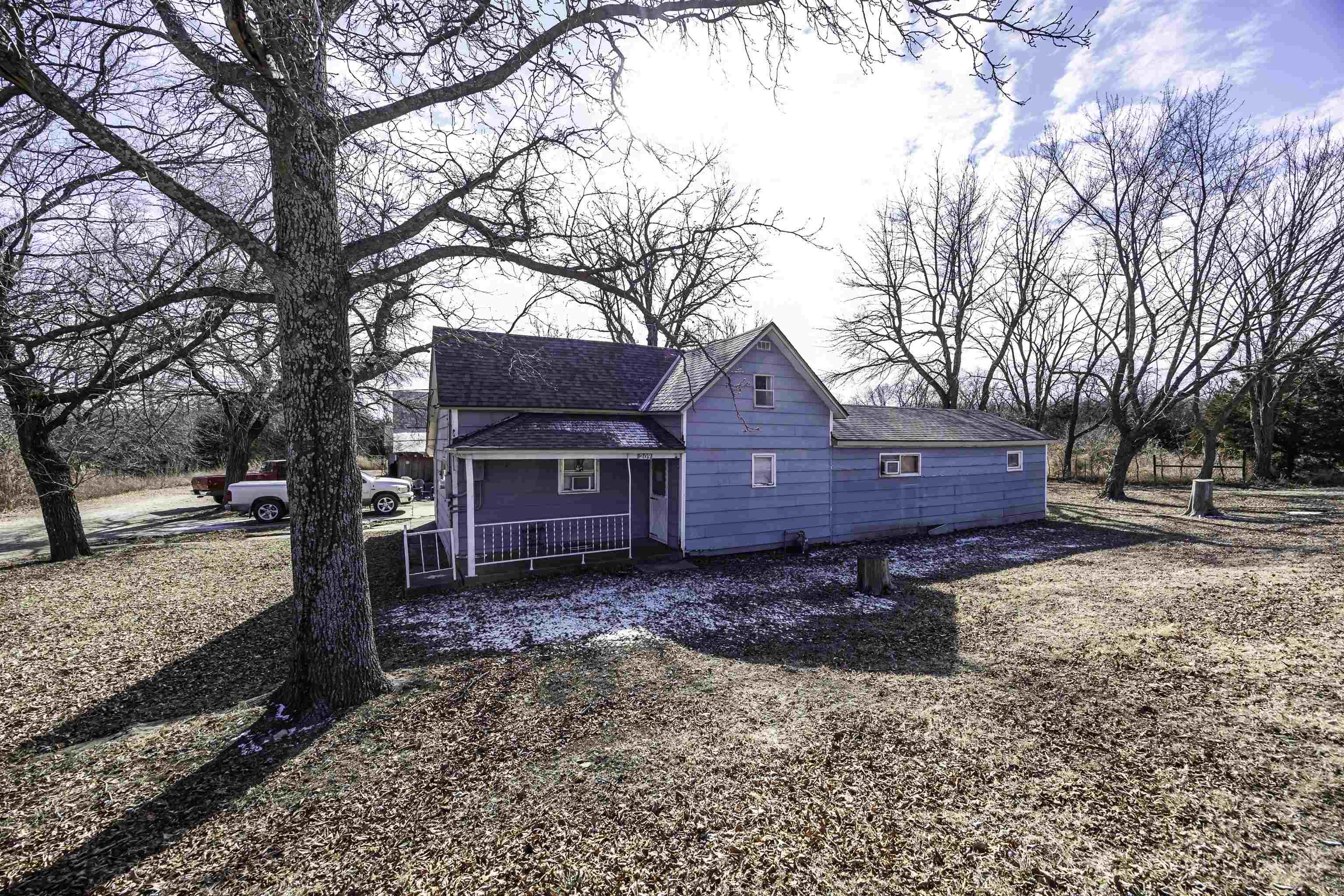 209 Pearl St, Cambridge, Kansas image 1