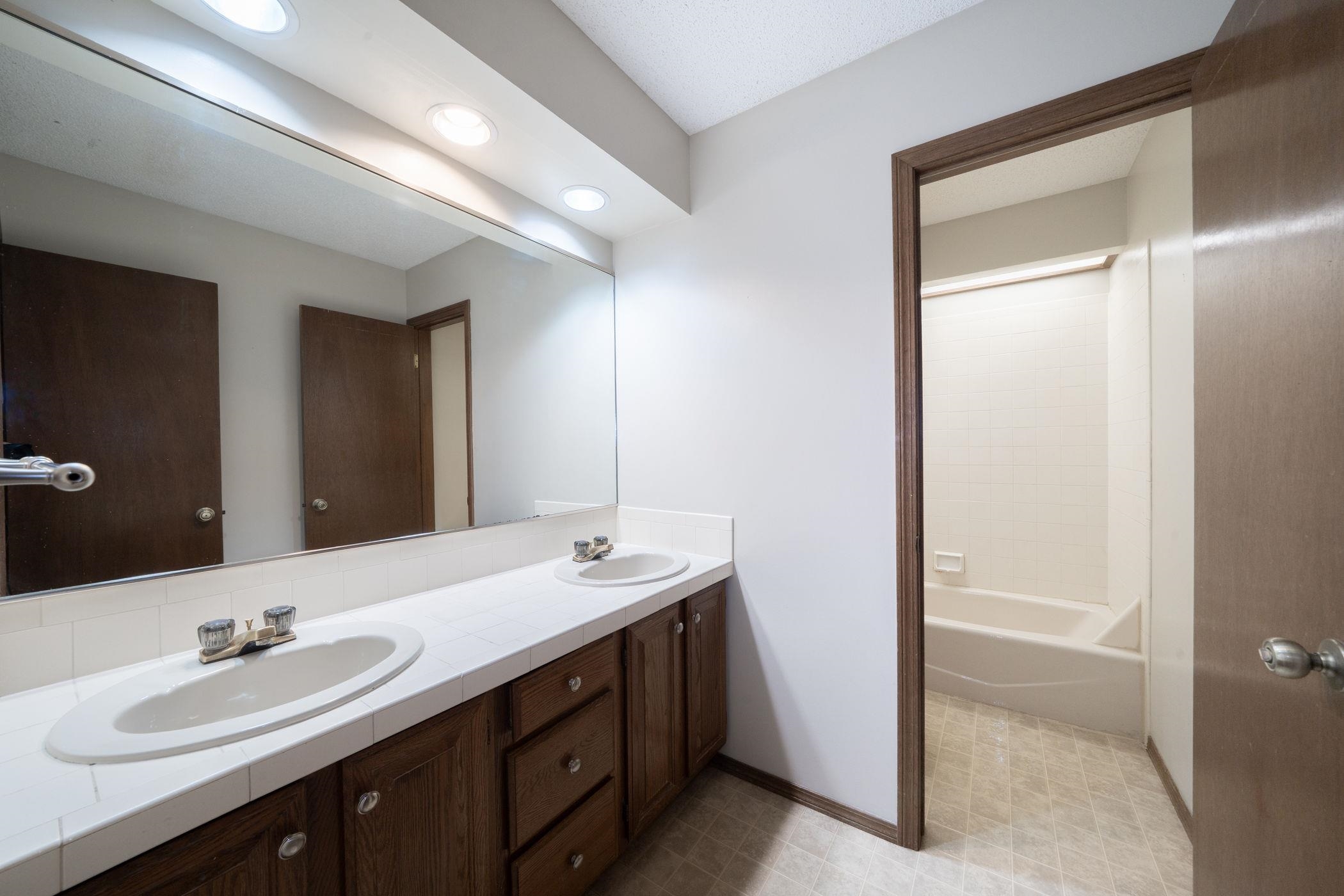 2856 N Tallgrass St, Wichita, Kansas image 17