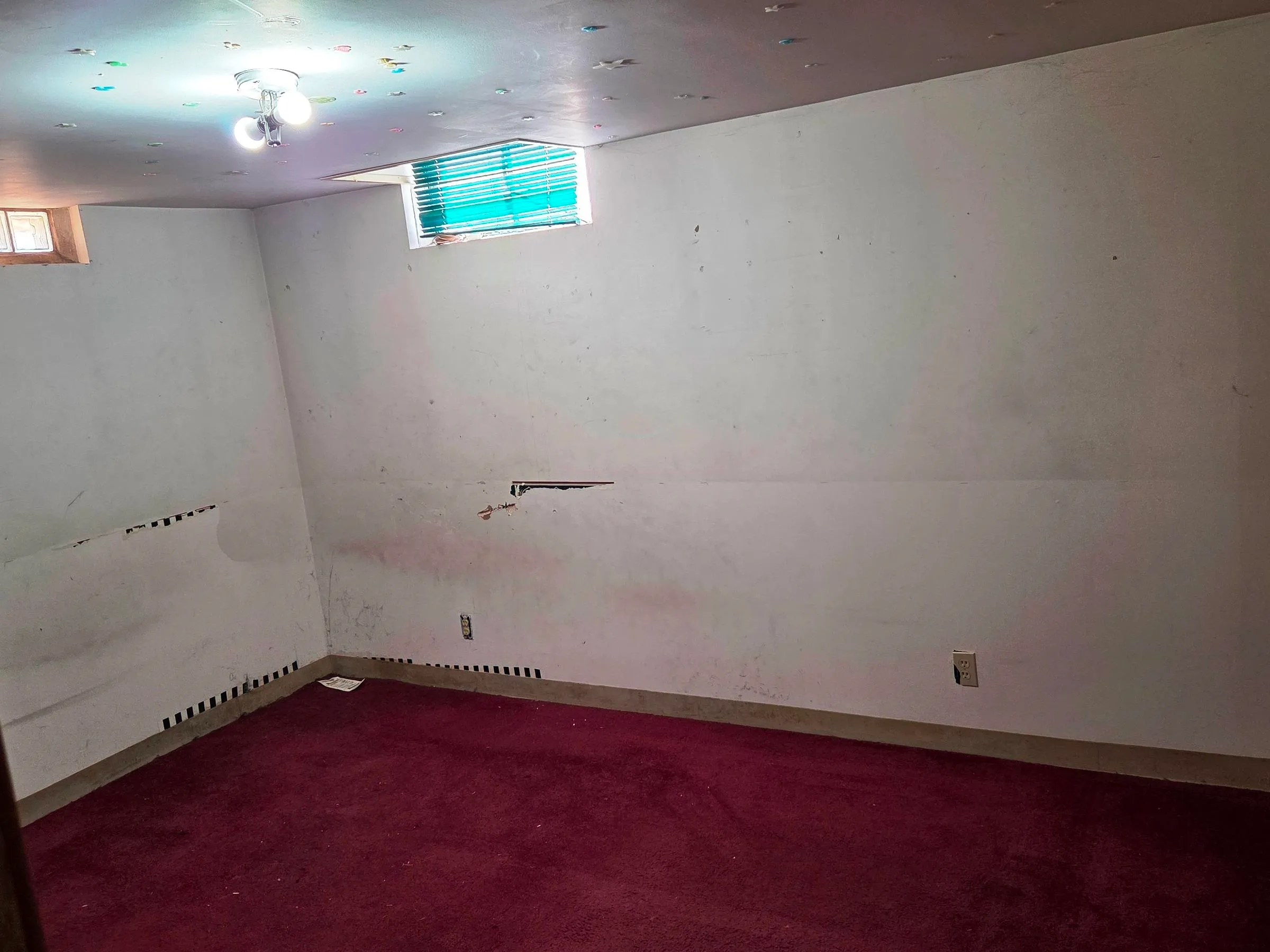 Hesston, Kansas 67062, United States, 3 Bedrooms Bedrooms, ,2 BathroomsBathrooms,Residential,Active,238005