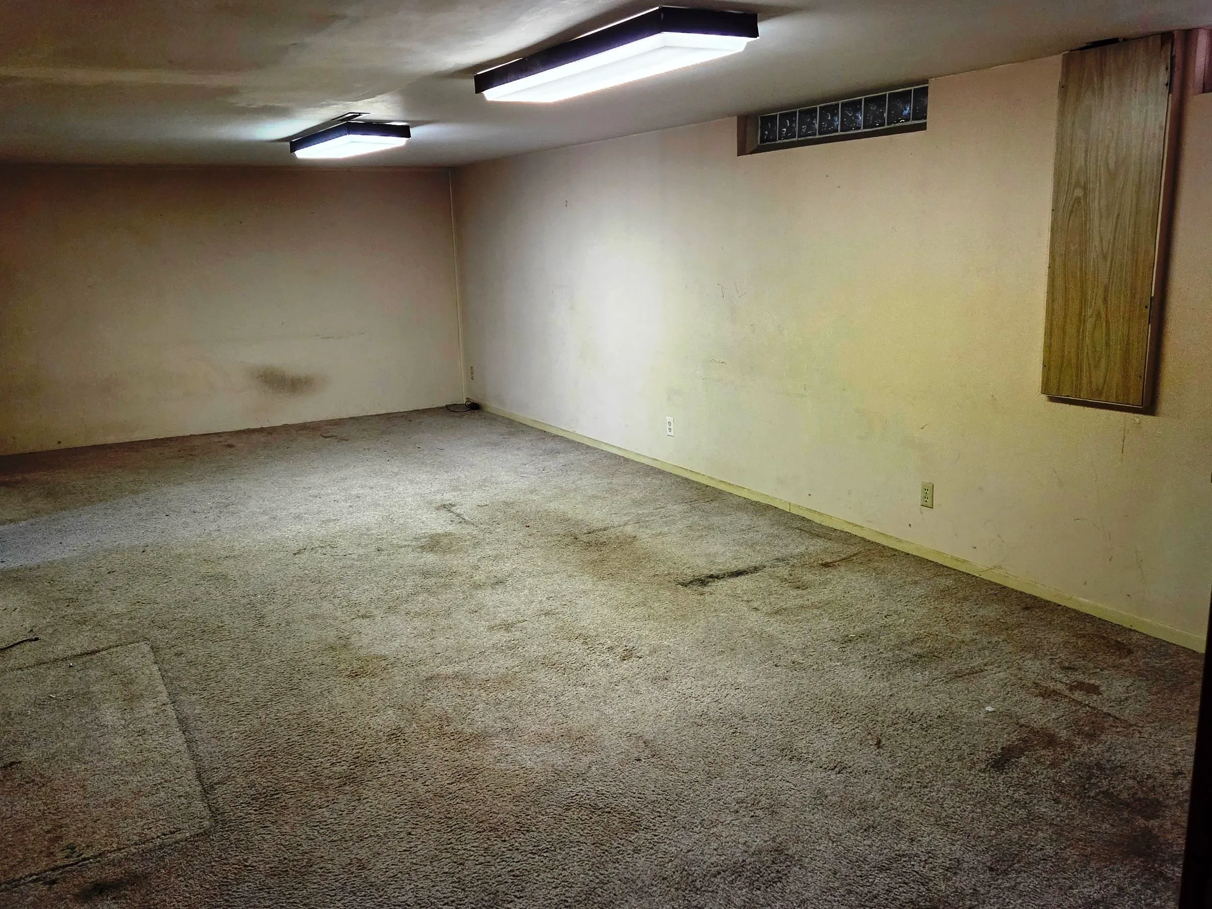 Hesston, Kansas 67062, United States, 3 Bedrooms Bedrooms, ,2 BathroomsBathrooms,Residential,Active,238005