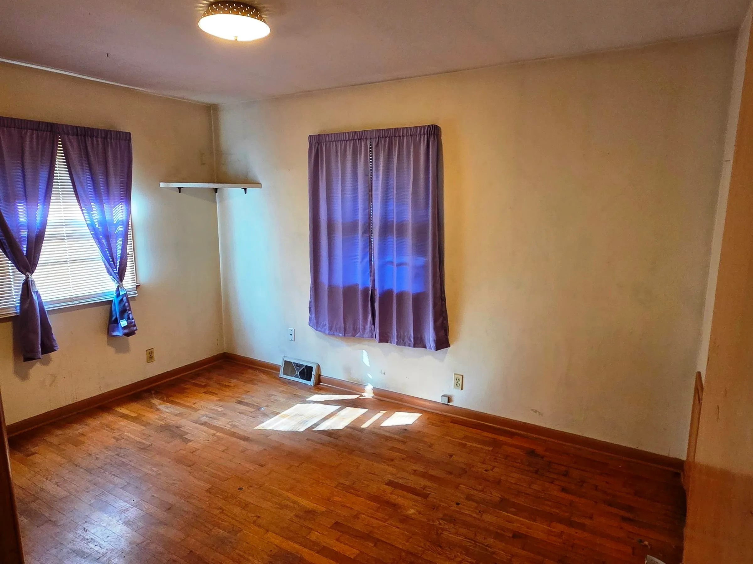 Hesston, Kansas 67062, United States, 3 Bedrooms Bedrooms, ,2 BathroomsBathrooms,Residential,Active,238005