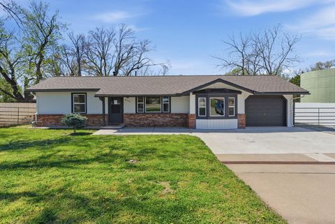 Homes For Sale - 6115 N Hydraulic Ave<br/> Park City, KS 67219