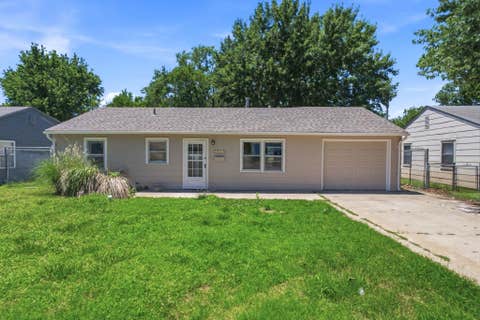 Homes For Sale - 4949 S Cedardale Ave<br/> Wichita, KS 67216