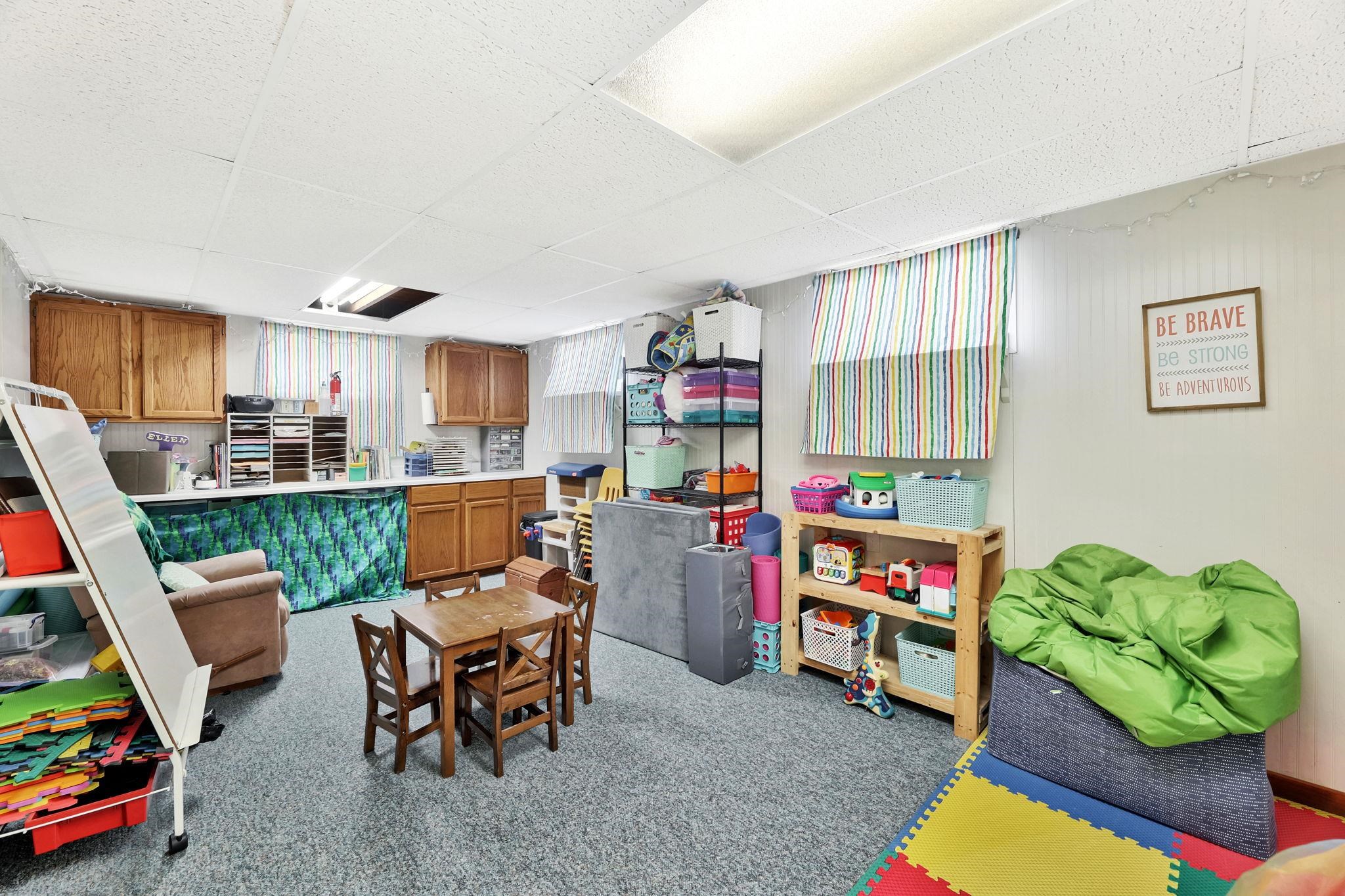 621 E 7th St, Newton, Kansas image 27