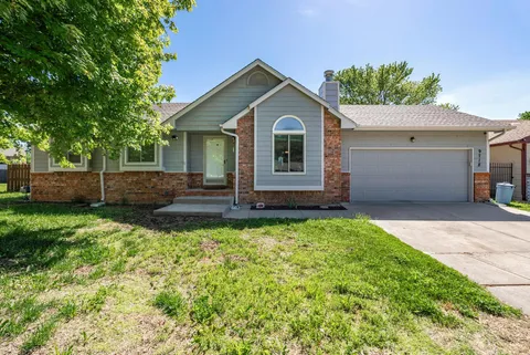 9718 W Yosemite Ct, Wichita, KS MLS: 655259