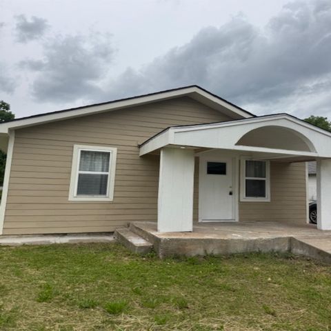 Homes For Sale - 1654 N Grove Ave<br/> Sedgwick County, Wichita, KS 67214