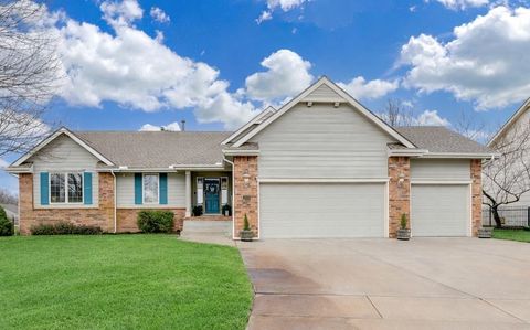 Homes For Sale - 1020 W Cottonwood Dr<br/> Valley Center, KS 67147