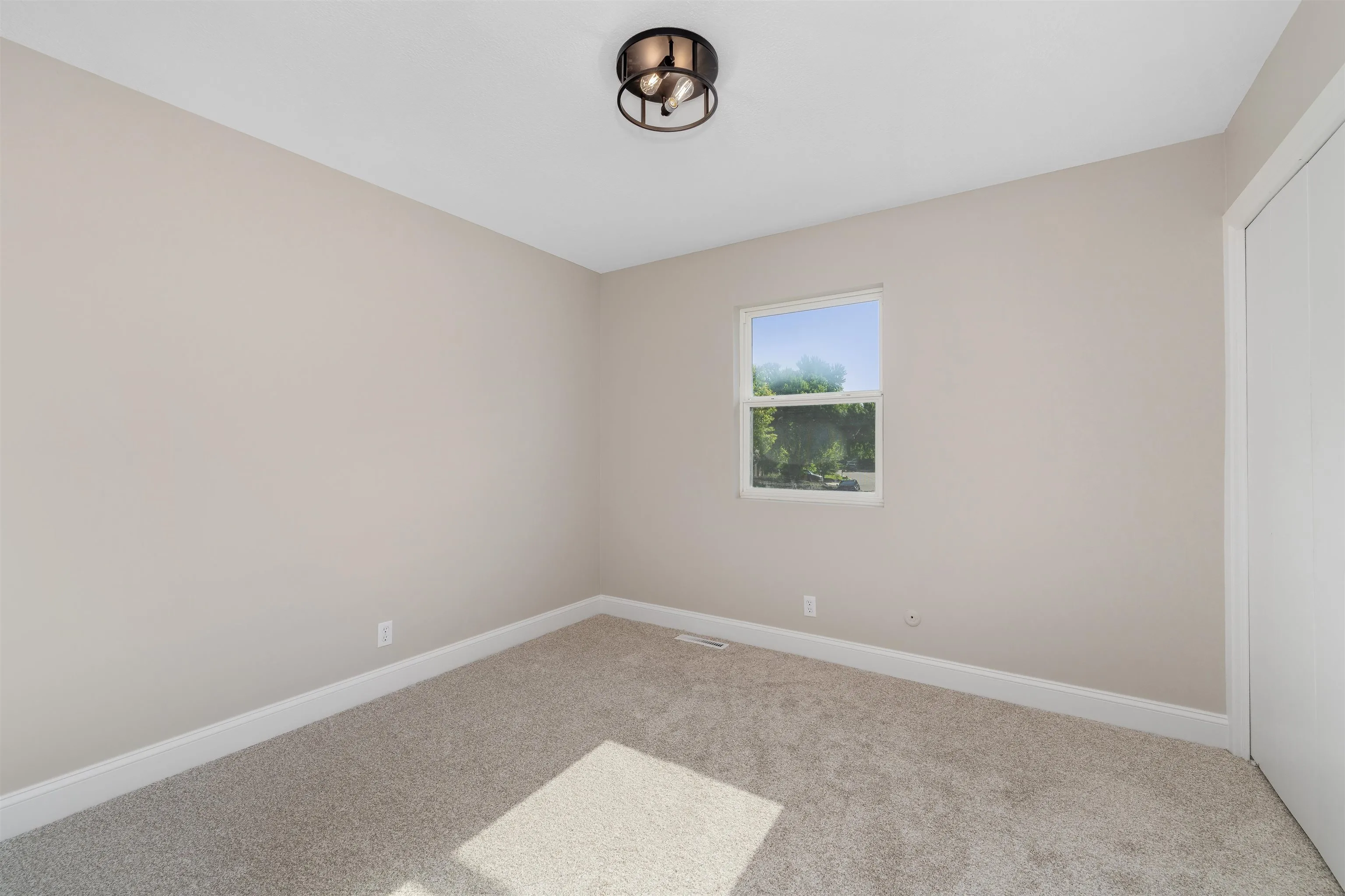 Wichita, Kansas 67209, United States, 3 Bedrooms Bedrooms, ,3 BathroomsBathrooms,Residential,Active,171406