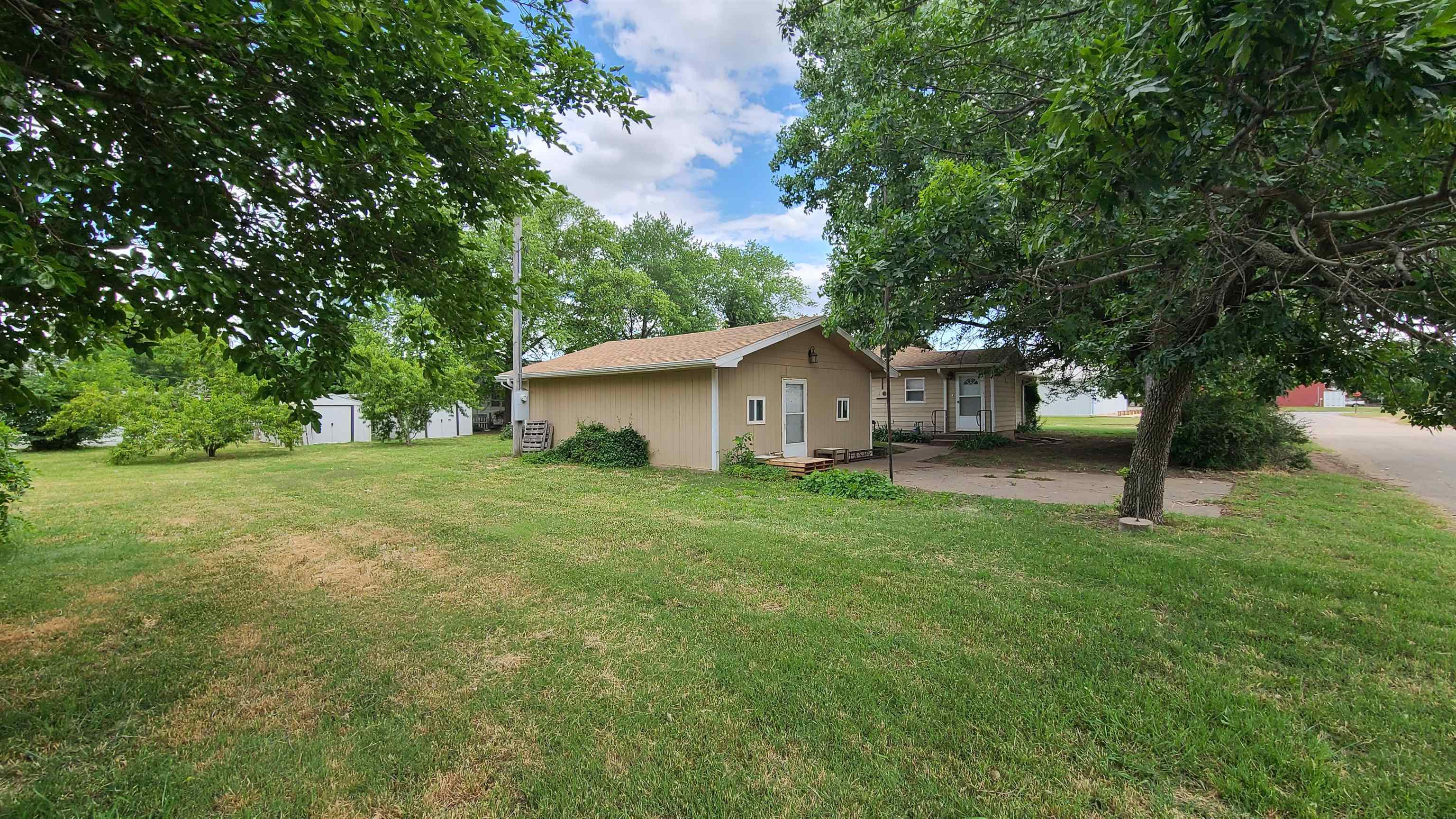 404 E 13th St, Harper, Kansas image 33