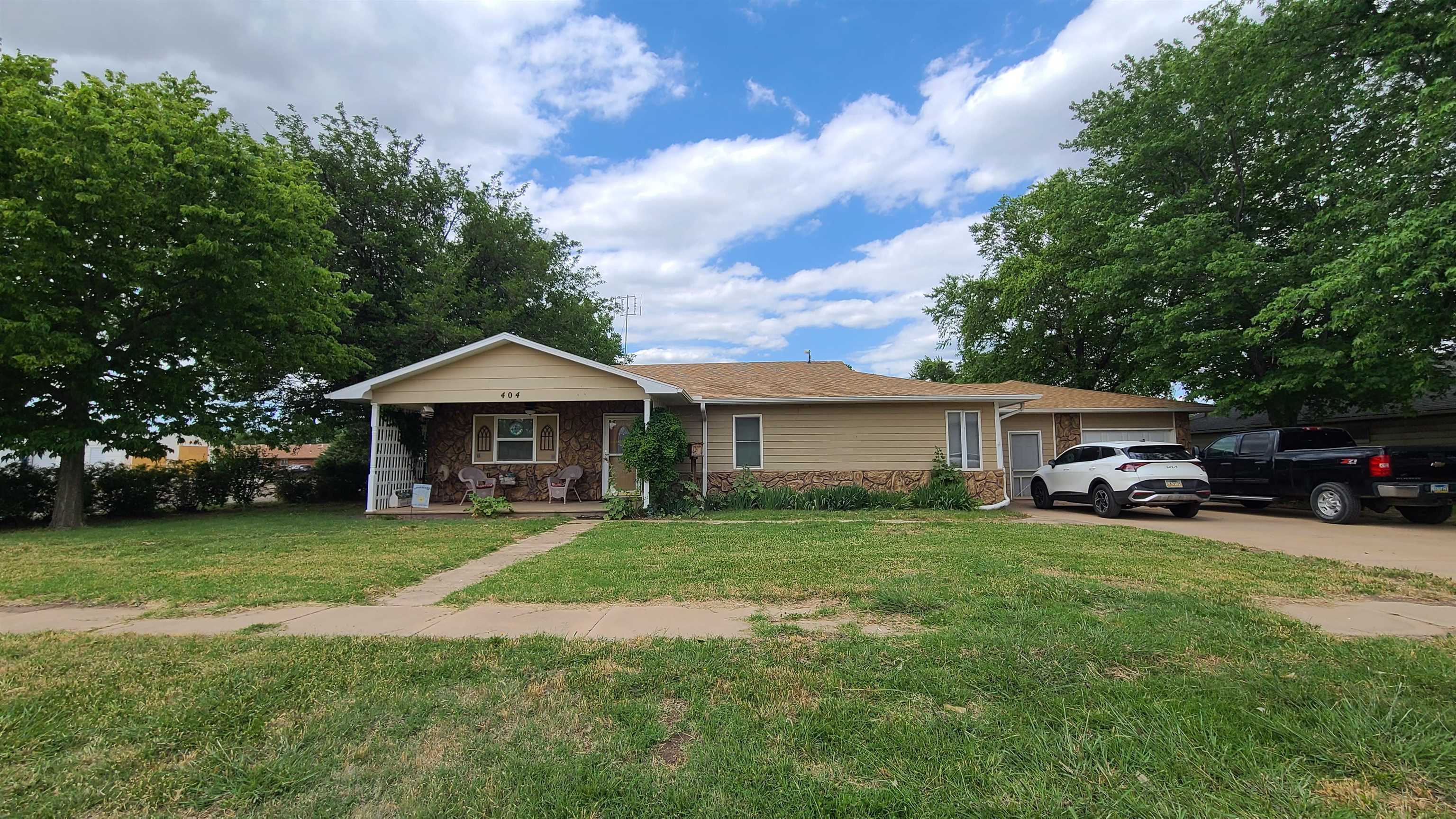 404 E 13th St, Harper, Kansas image 4