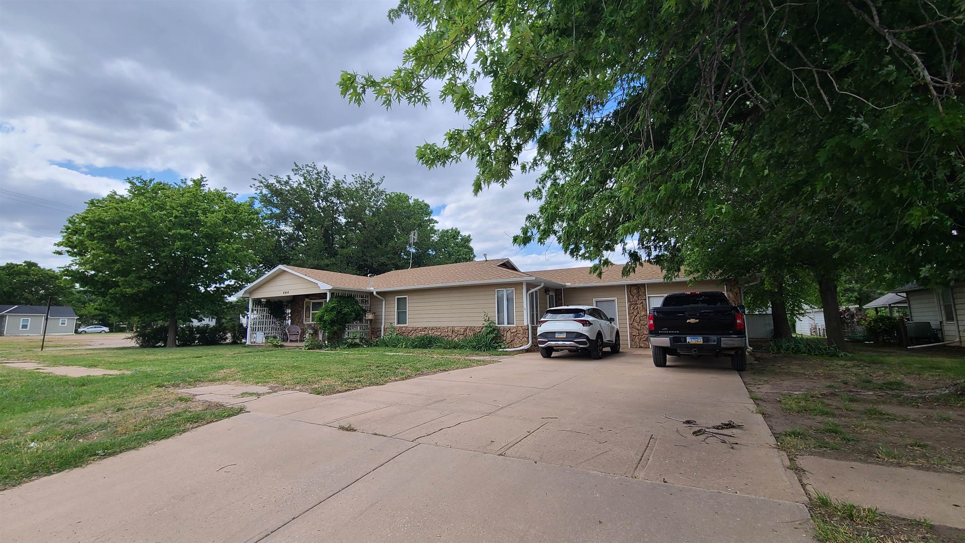 404 E 13th St, Harper, Kansas image 5