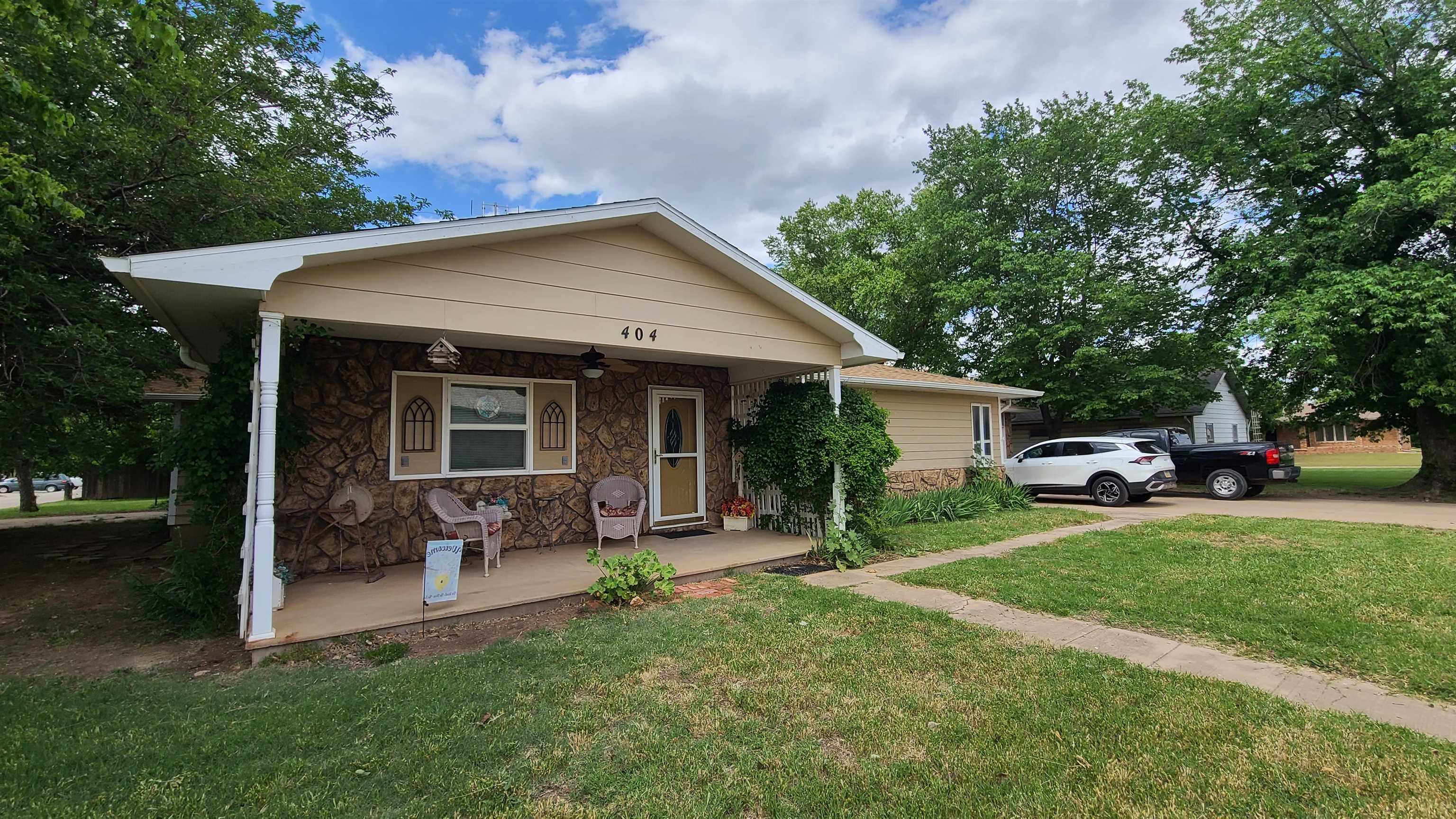 404 E 13th St, Harper, Kansas image 1