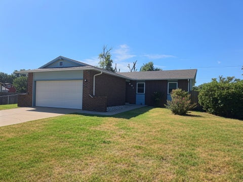 Homes For Sale - 901 W 52nd St. S St<br/> Wichita, KS 67217
