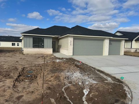 Homes For Sale - 508 E Elmwood St<br/> Park City, KS 67147