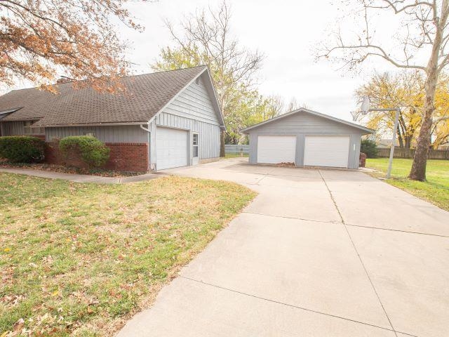 409 W 1st St, Hillsboro, Kansas image 33