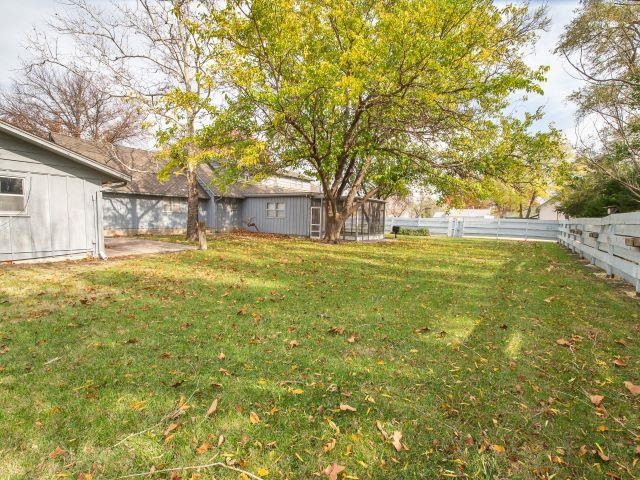 409 W 1st St, Hillsboro, Kansas image 35