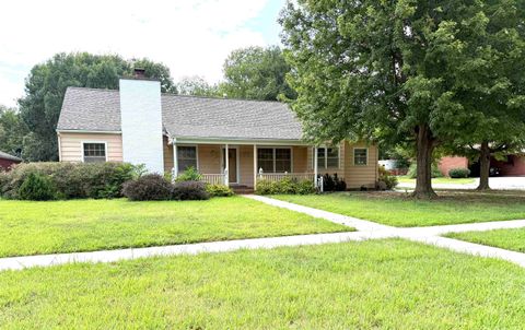 Homes For Sale - 624 N Springfield Ave<br/> Anthony, KS 67003