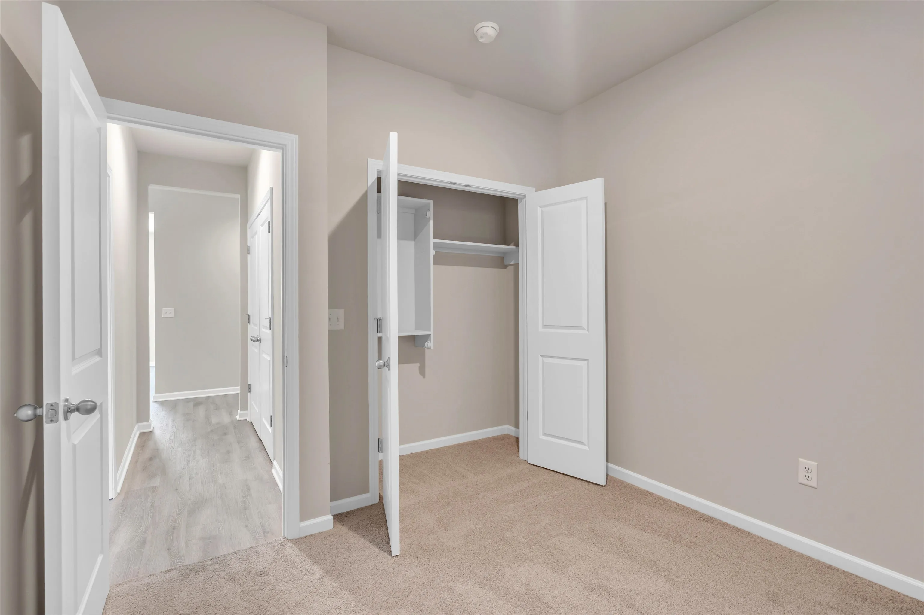 Park City, Kansas 67219, United States, 4 Bedrooms Bedrooms, ,2 BathroomsBathrooms,Residential,Pending,47163