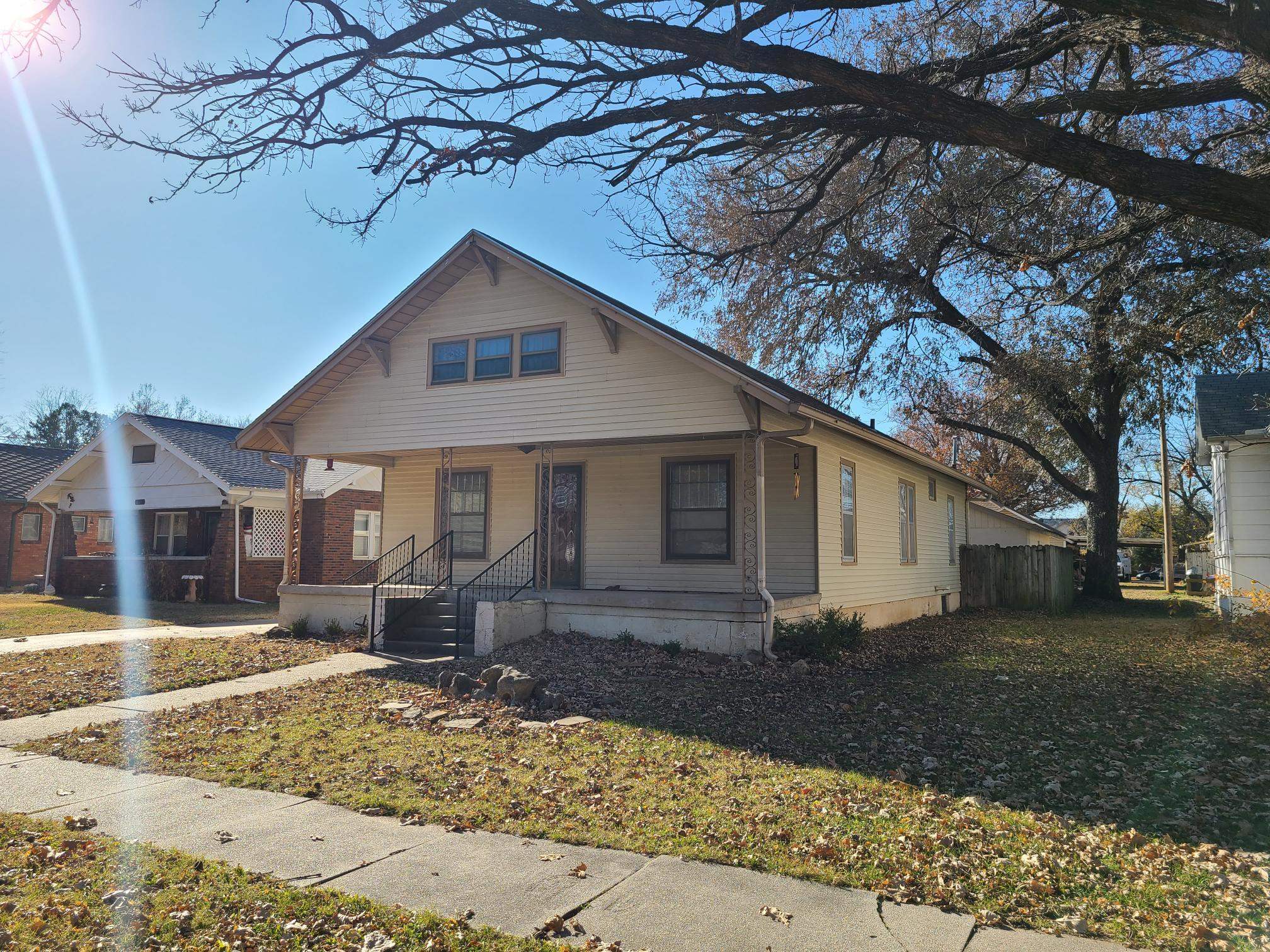 1711 Loomis St, Winfield, Kansas image 3