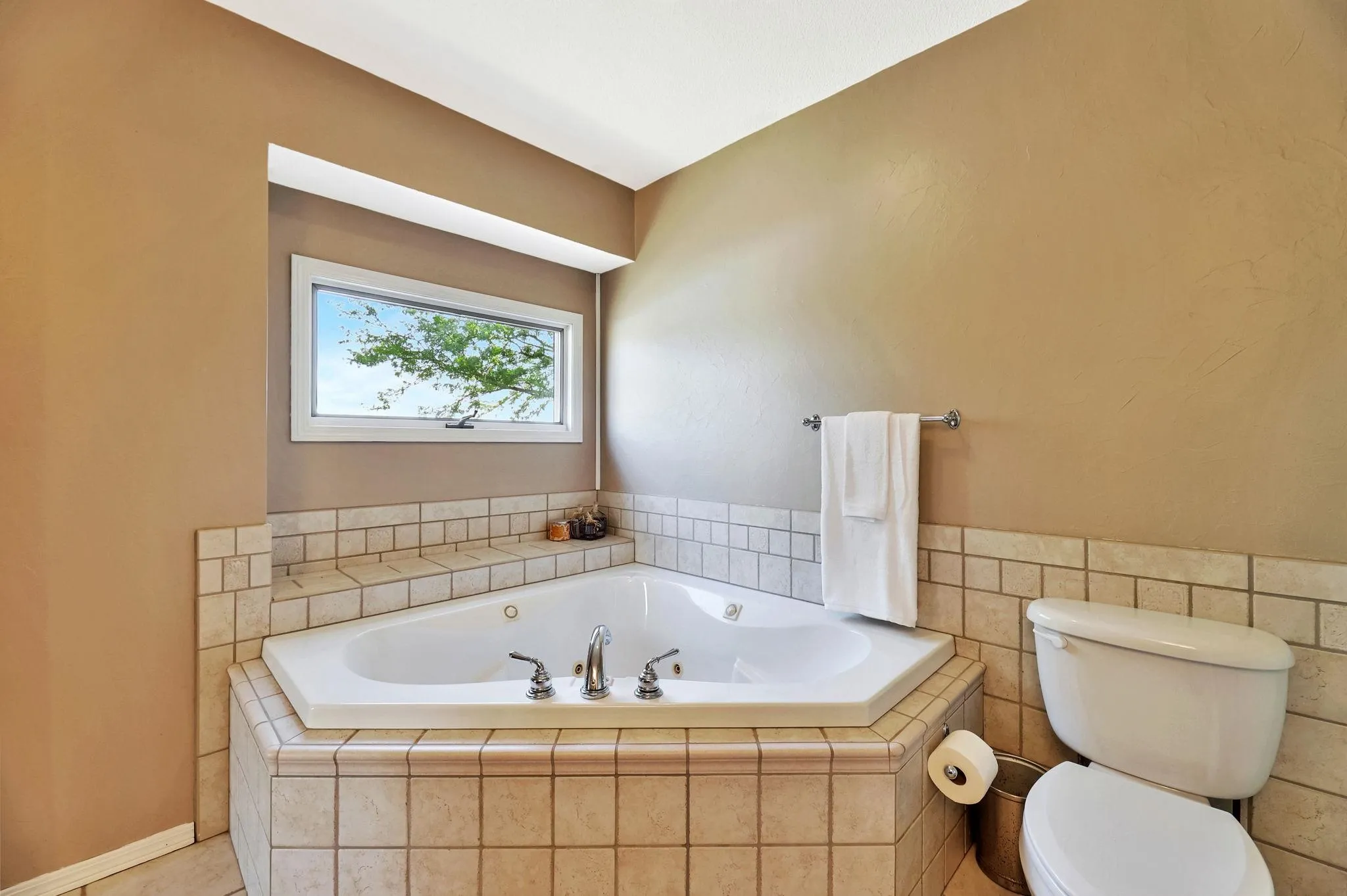 Goddard, Kansas 67052, United States, 4 Bedrooms Bedrooms, ,3 BathroomsBathrooms,Residential,Pending,41243