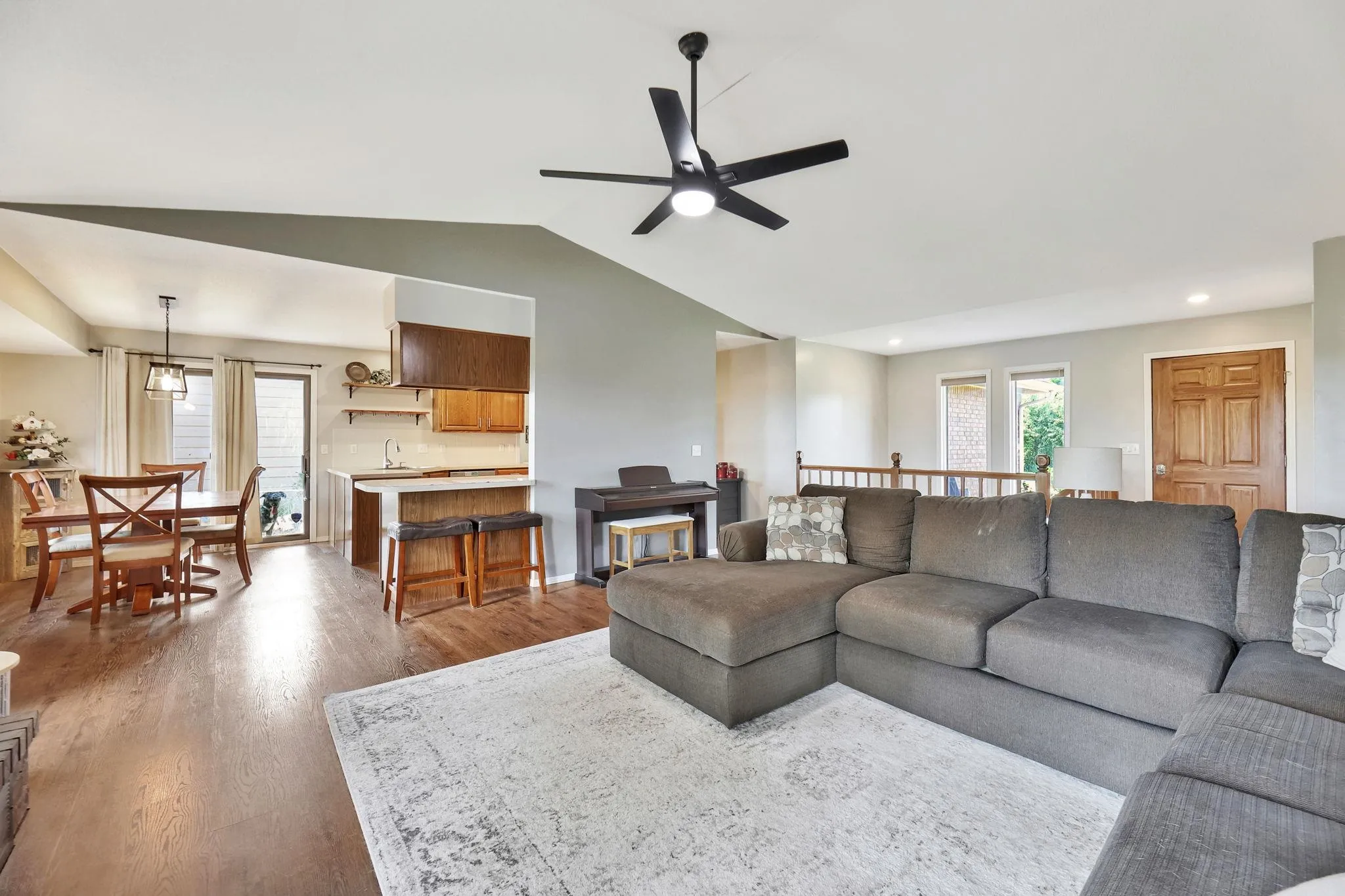 Goddard, Kansas 67052, United States, 4 Bedrooms Bedrooms, ,3 BathroomsBathrooms,Residential,Pending,41243