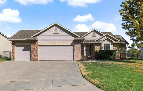 405 S FAWNWOOD ST, WICHITA, KS 67235 - Image e1fd295cf916e08bb19cbf7ec0ee3d08/3378486613