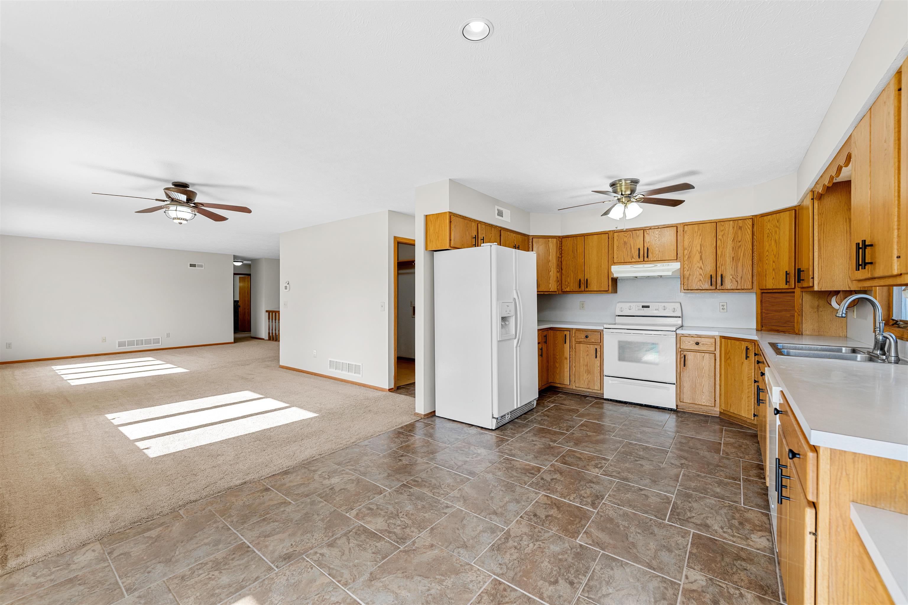 2805 Linda Ln, Salina, Kansas image 7