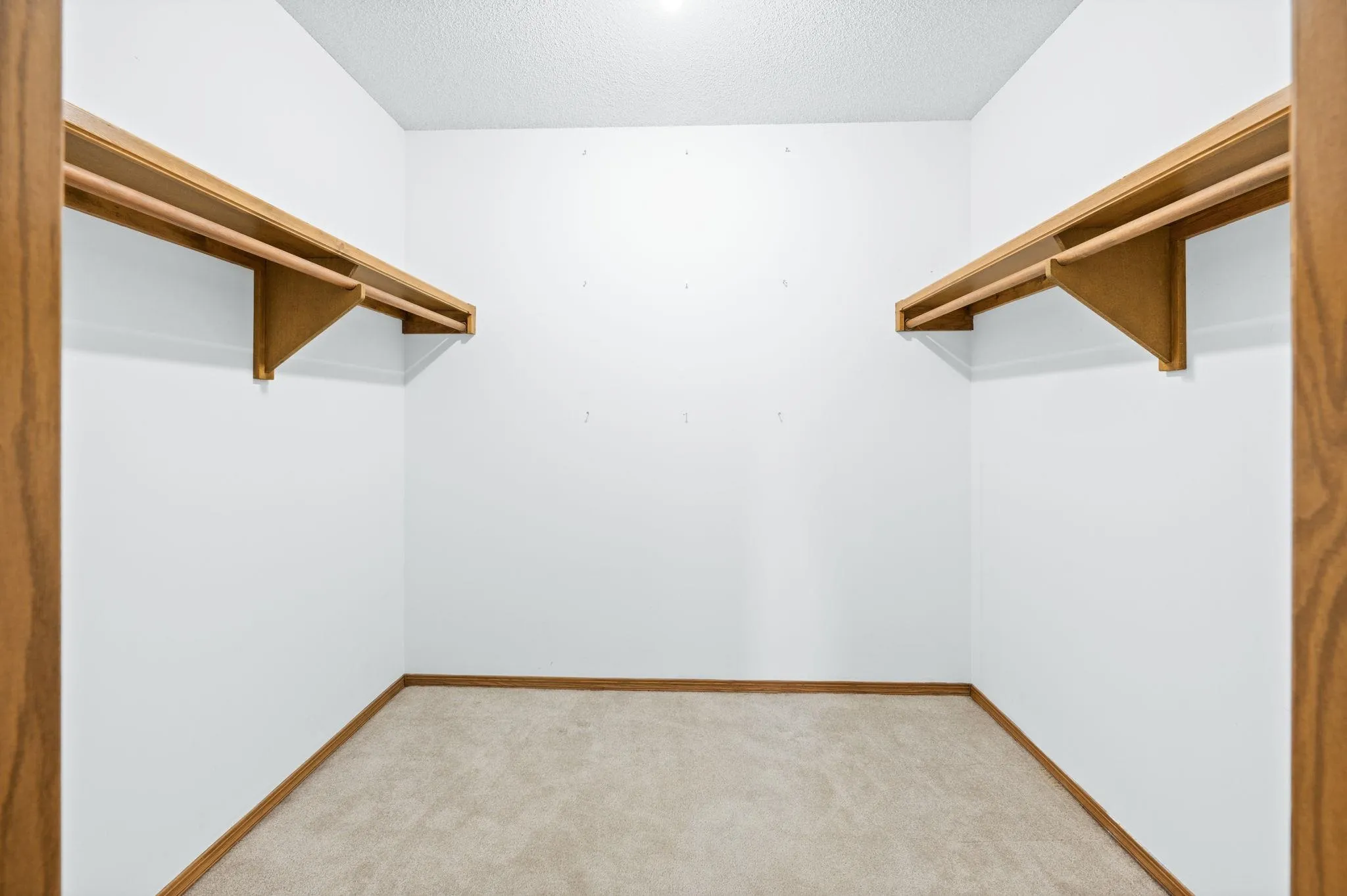 Wichita, Kansas 67212, United States, 4 Bedrooms Bedrooms, ,3 BathroomsBathrooms,Residential,Pending,137969