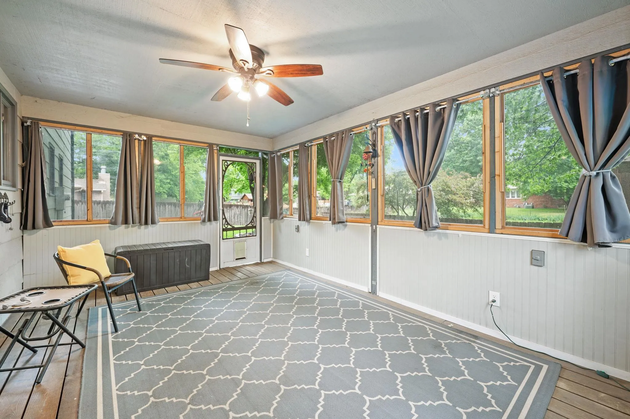 Wichita, Kansas 67212, United States, 4 Bedrooms Bedrooms, ,3 BathroomsBathrooms,Residential,Pending,137969