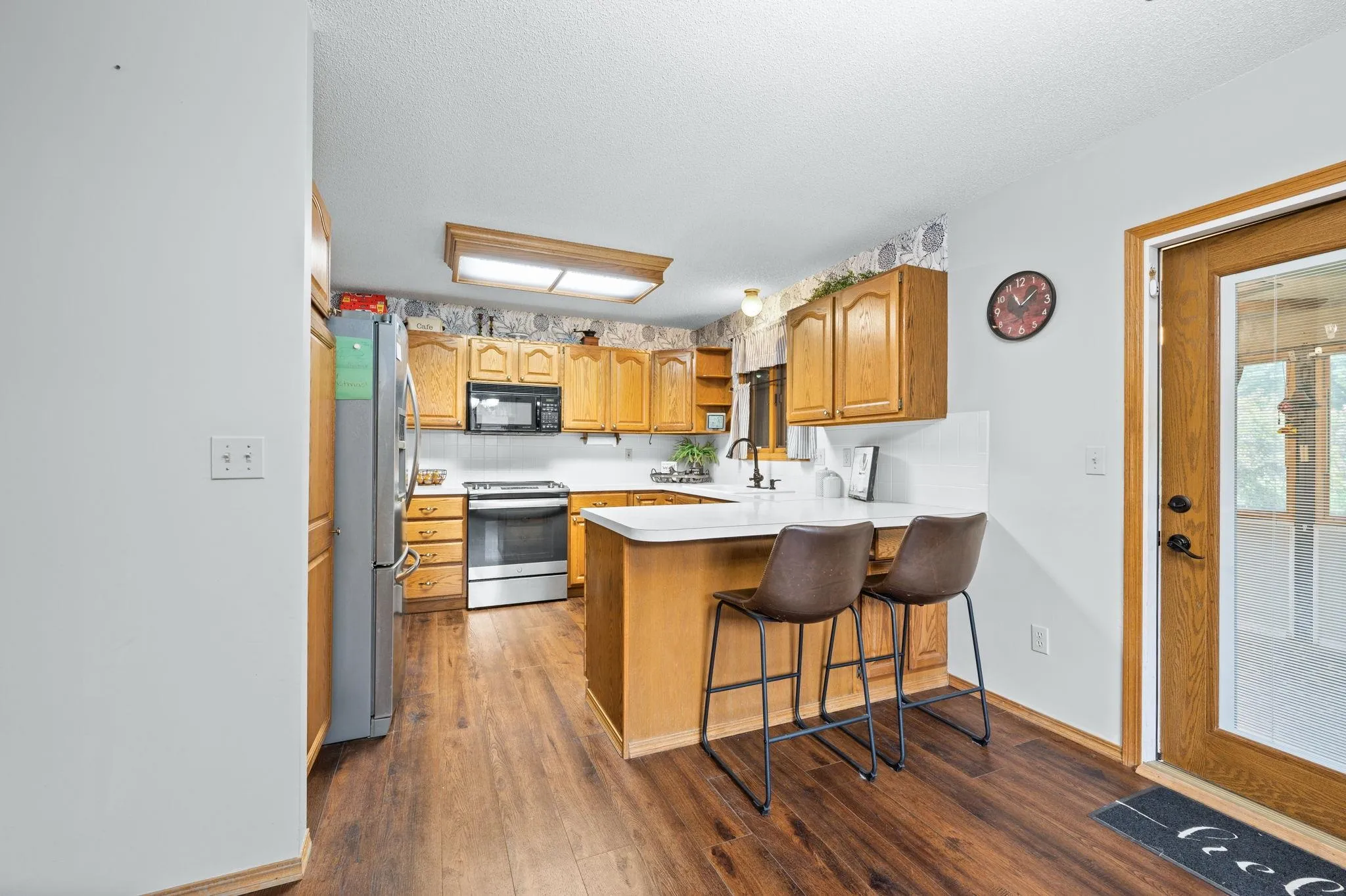 Wichita, Kansas 67212, United States, 4 Bedrooms Bedrooms, ,3 BathroomsBathrooms,Residential,Pending,137969